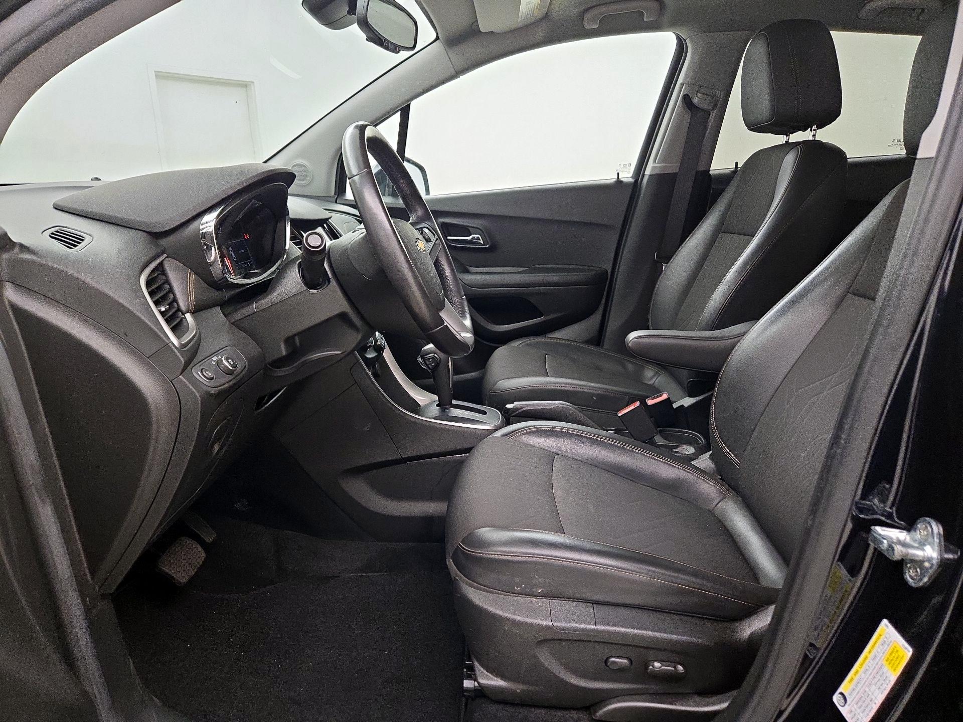 Thumbnail: 2022 Chevrolet Trax - 11