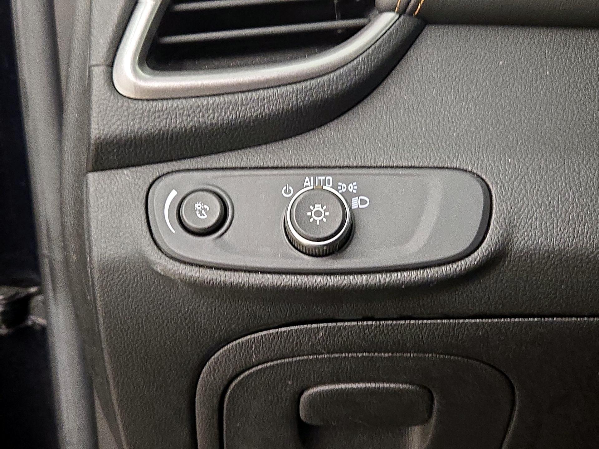 Thumbnail: 2022 Chevrolet Trax - 13