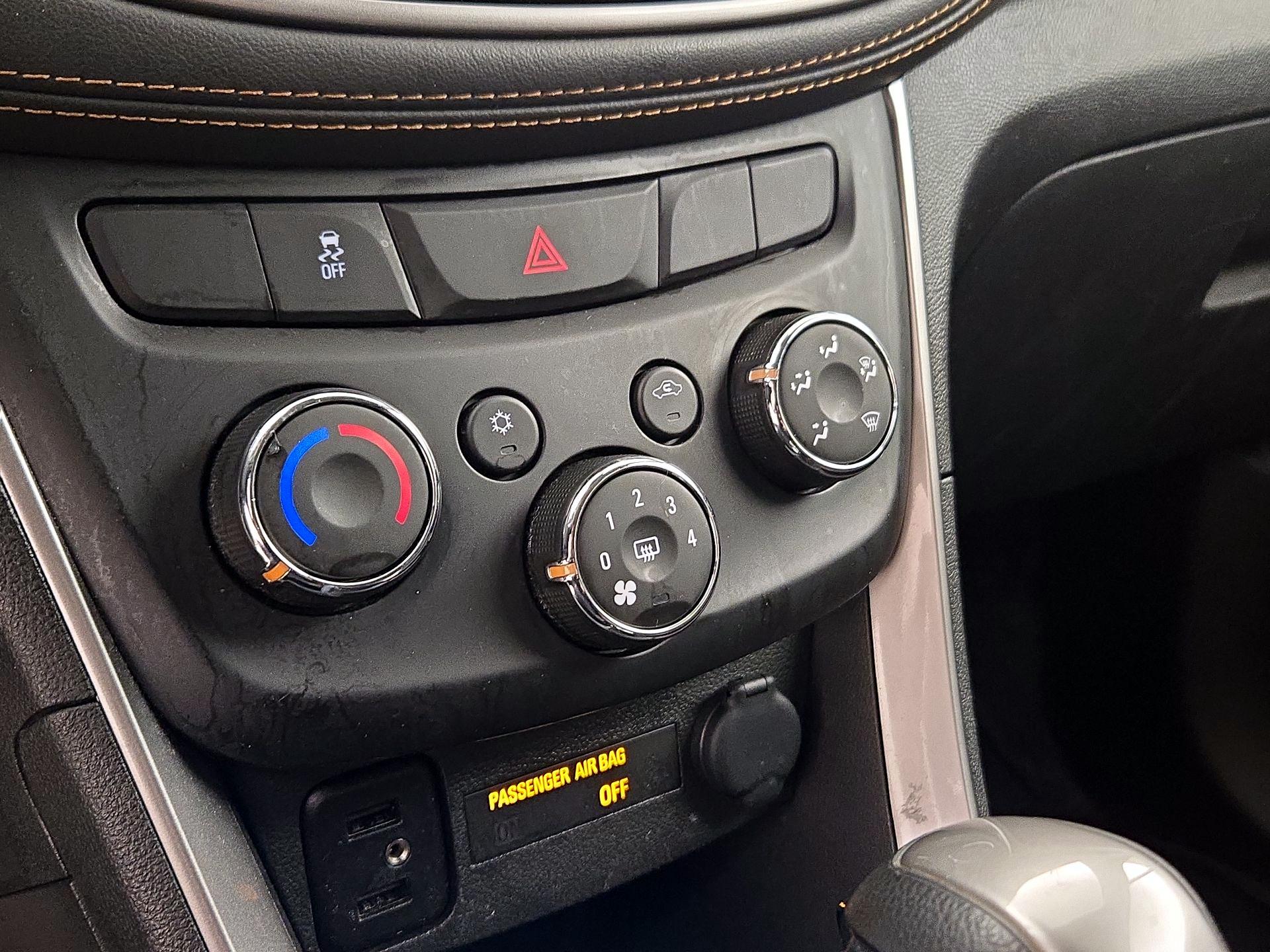 Thumbnail: 2022 Chevrolet Trax - 16