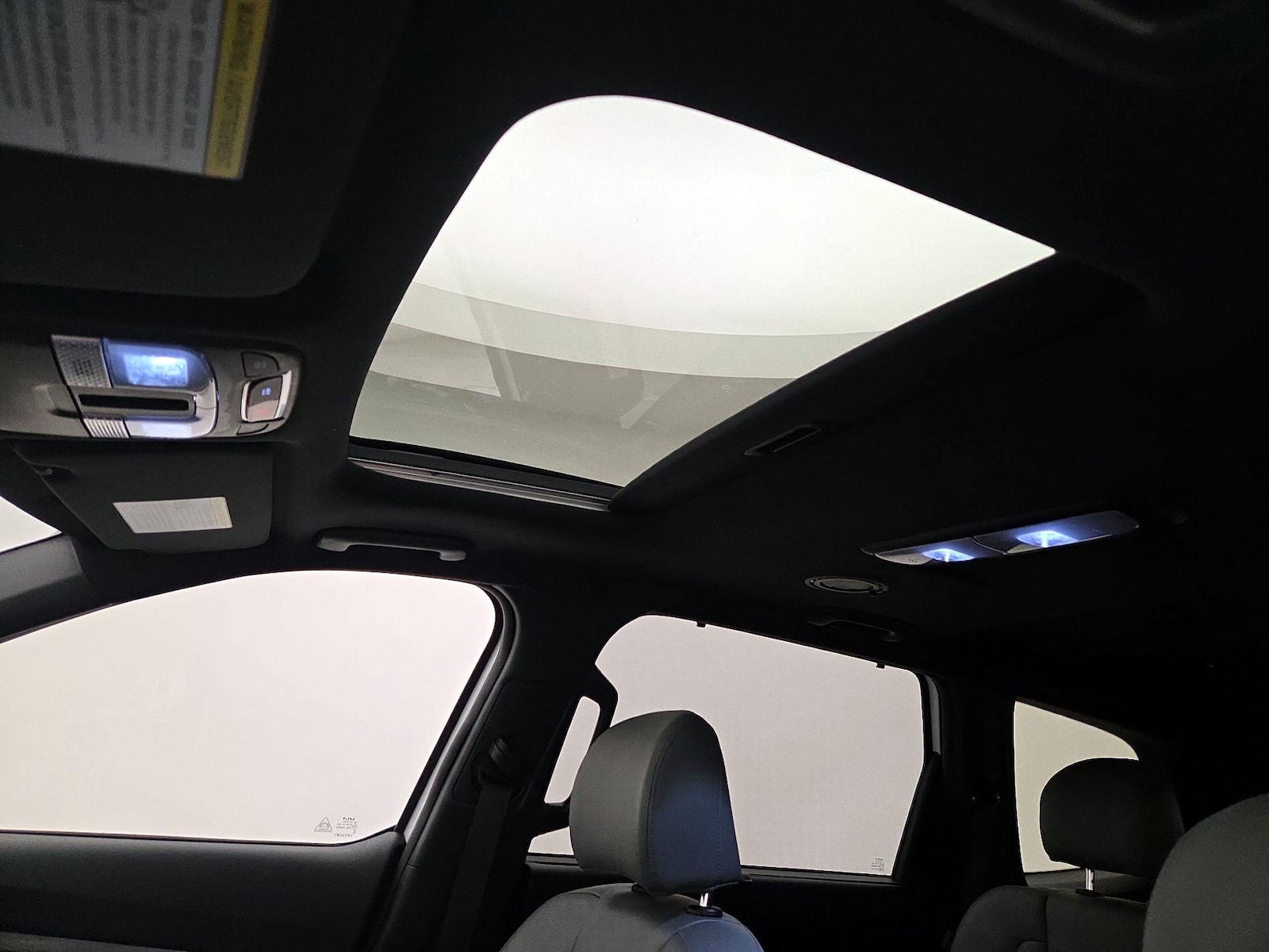 Sunroof(s) & Overhead Airbags