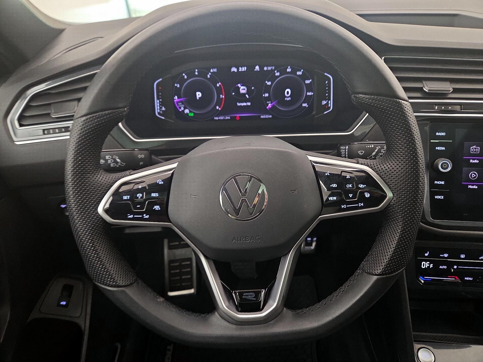 Thumbnail: 2022 Volkswagen Tiguan - 10