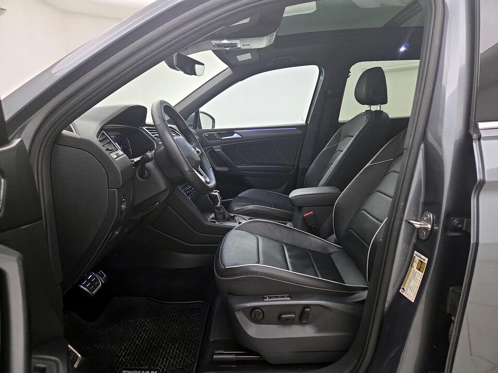 Thumbnail: 2022 Volkswagen Tiguan - 11