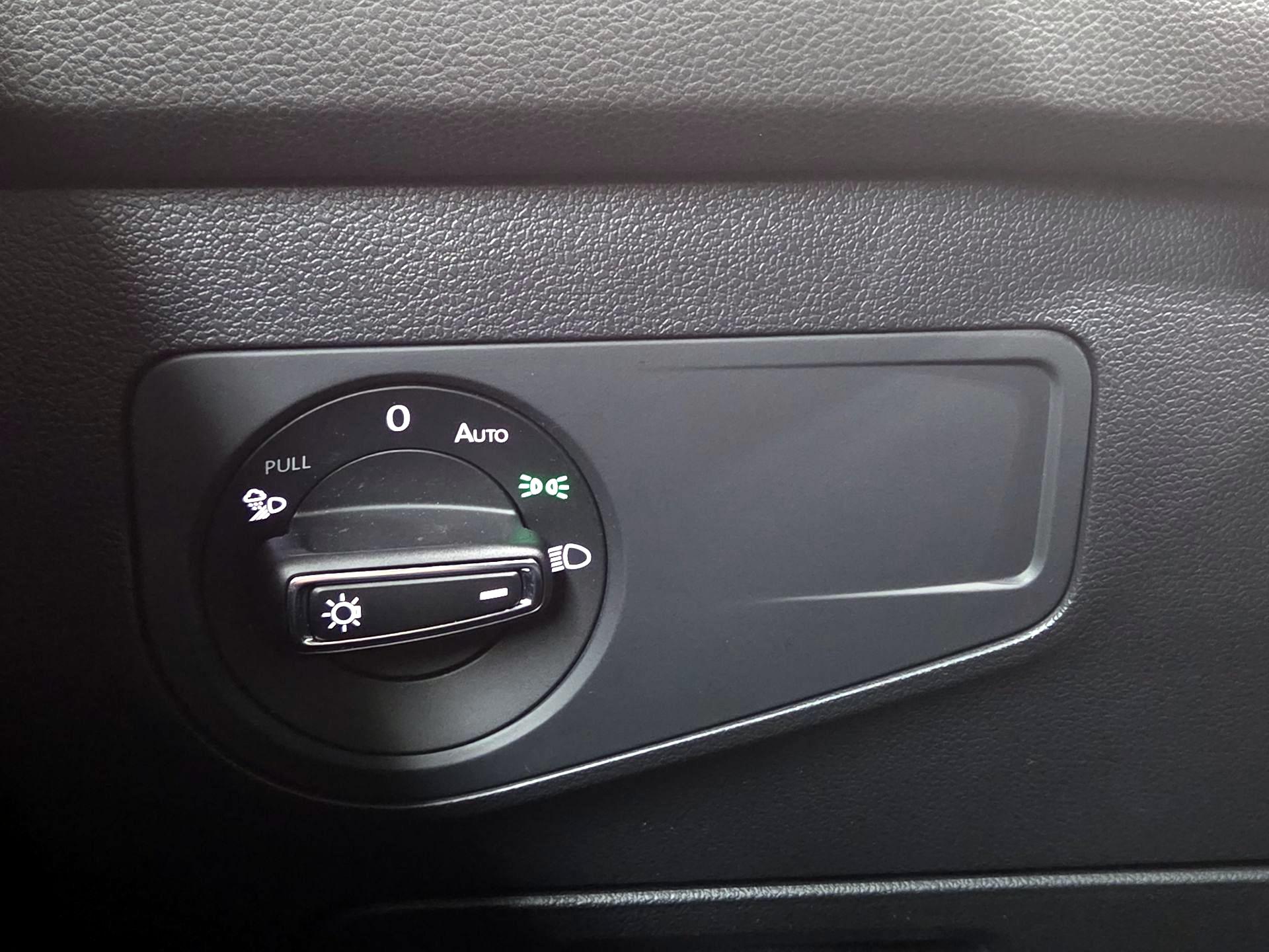 Thumbnail: 2022 Volkswagen Tiguan - 13