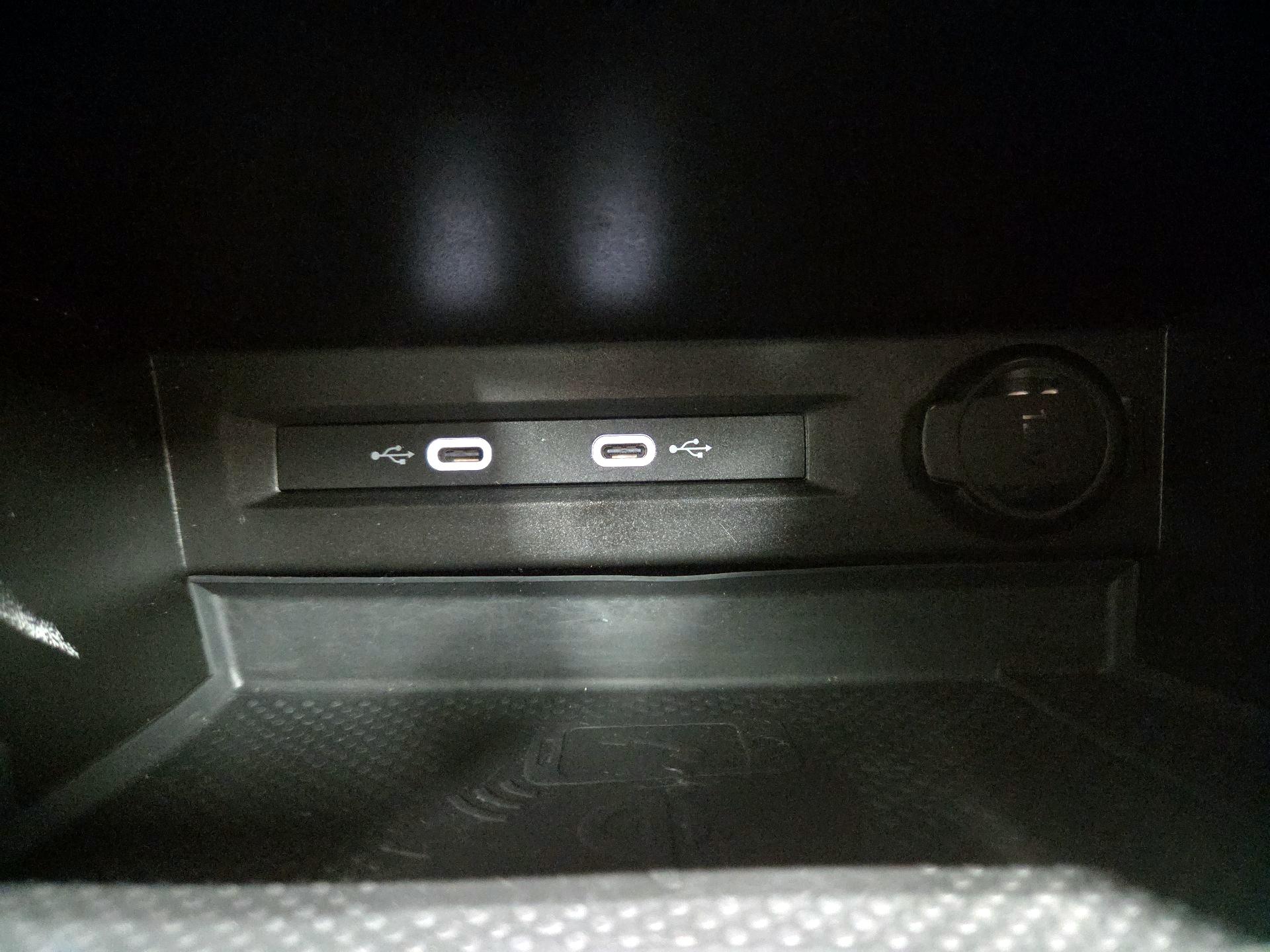 Thumbnail: 2022 Volkswagen Tiguan - 19