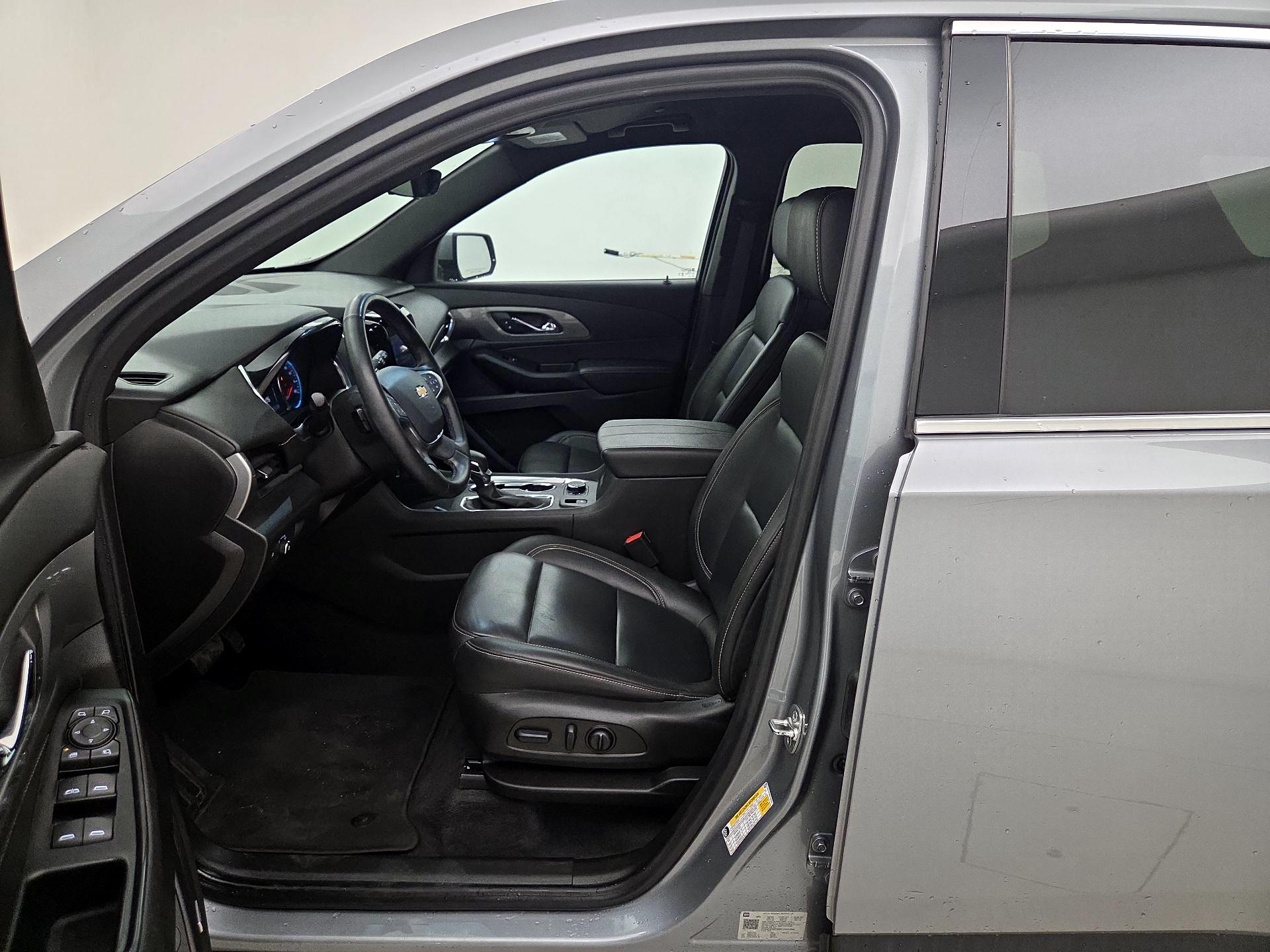 Thumbnail: 2023 Chevrolet Traverse - 11