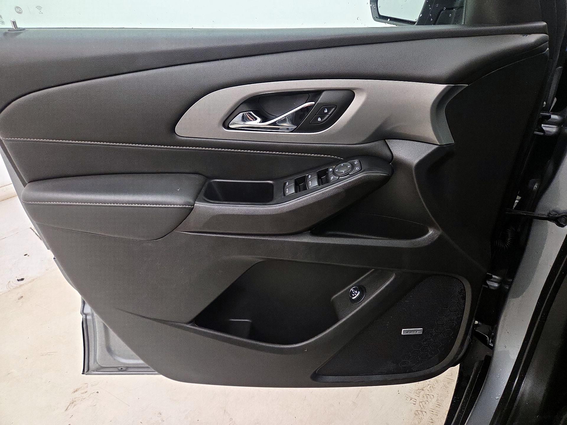 Thumbnail: 2023 Chevrolet Traverse - 12