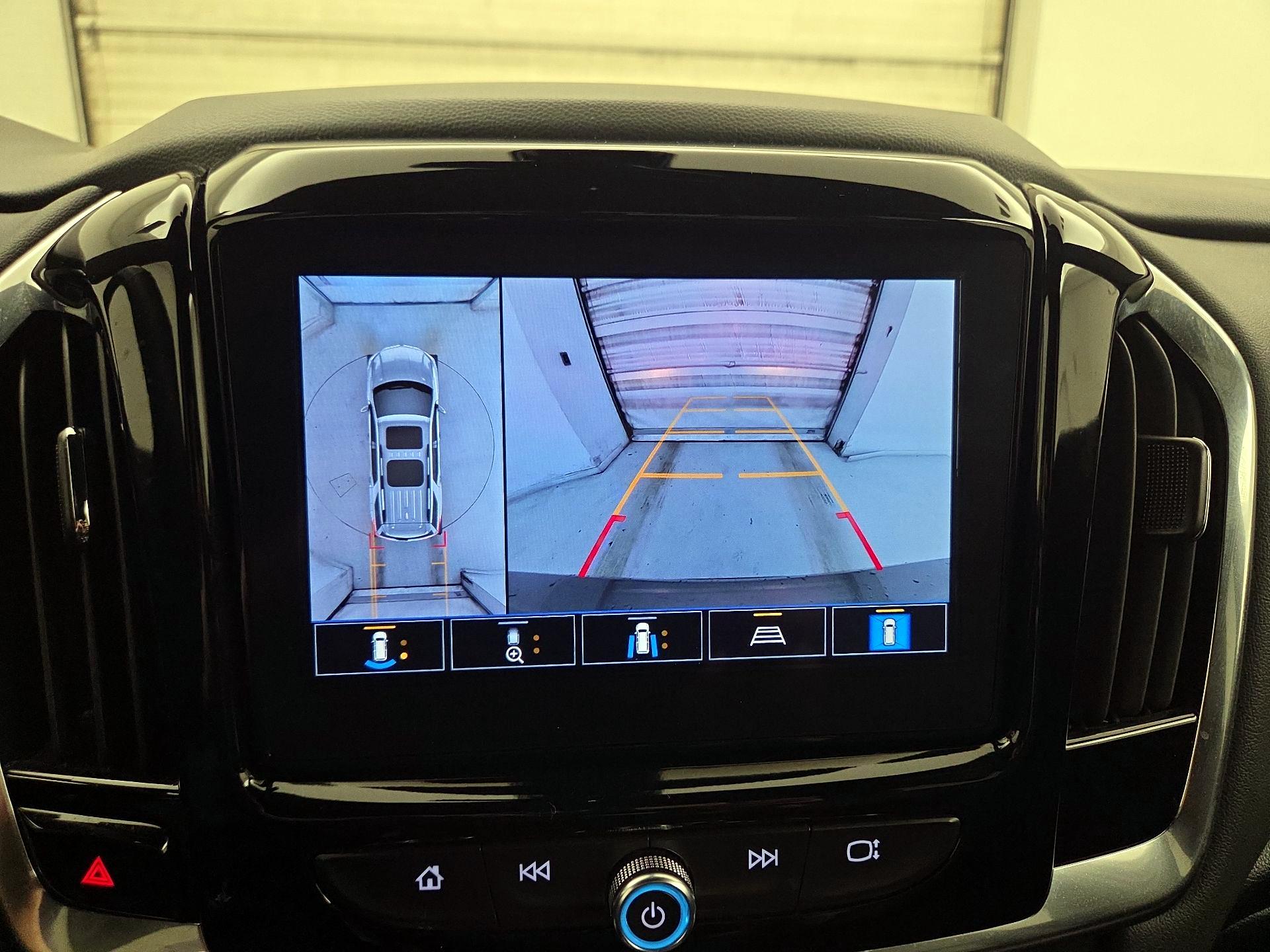 Thumbnail: 2023 Chevrolet Traverse - 14