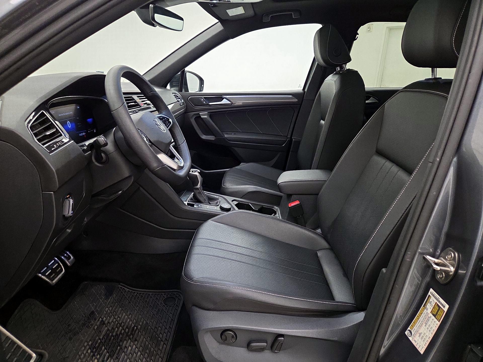 Thumbnail: 2022 Volkswagen Tiguan - 11