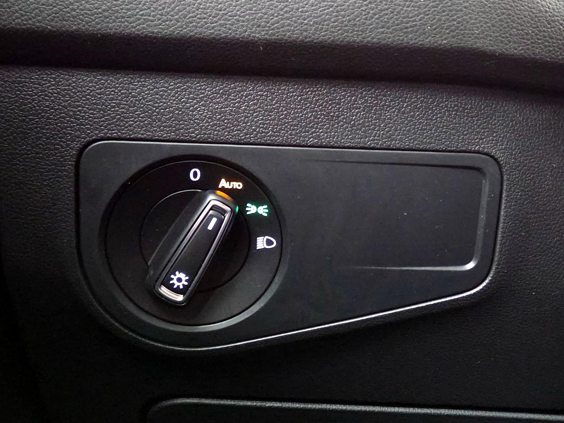 Thumbnail: 2022 Volkswagen Tiguan - 13