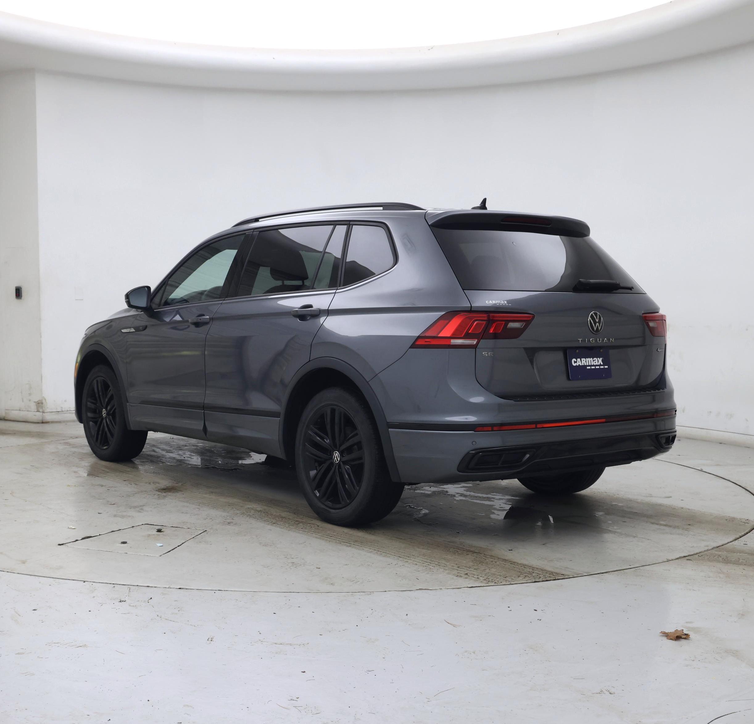 Thumbnail: 2022 Volkswagen Tiguan - 2