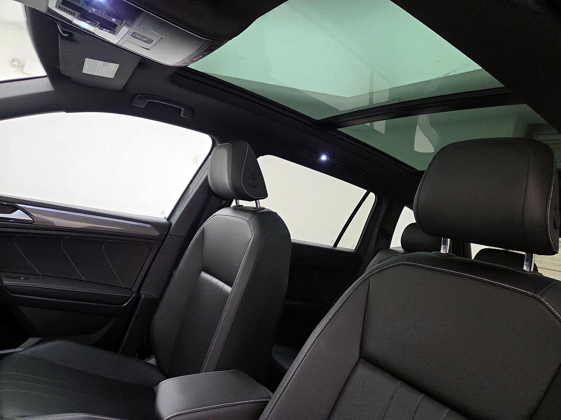 Thumbnail: 2022 Volkswagen Tiguan - 19