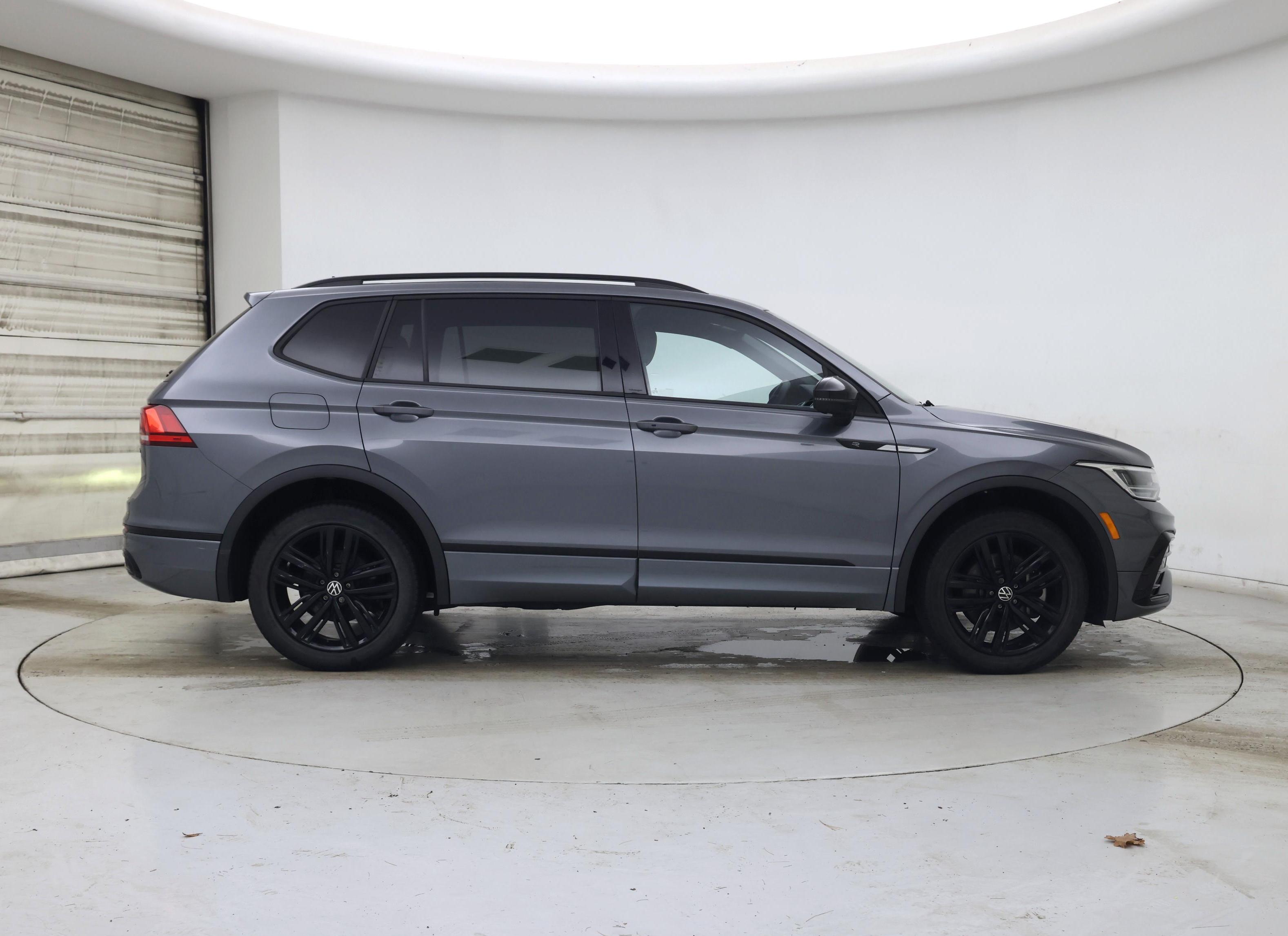 Thumbnail: 2022 Volkswagen Tiguan - 7