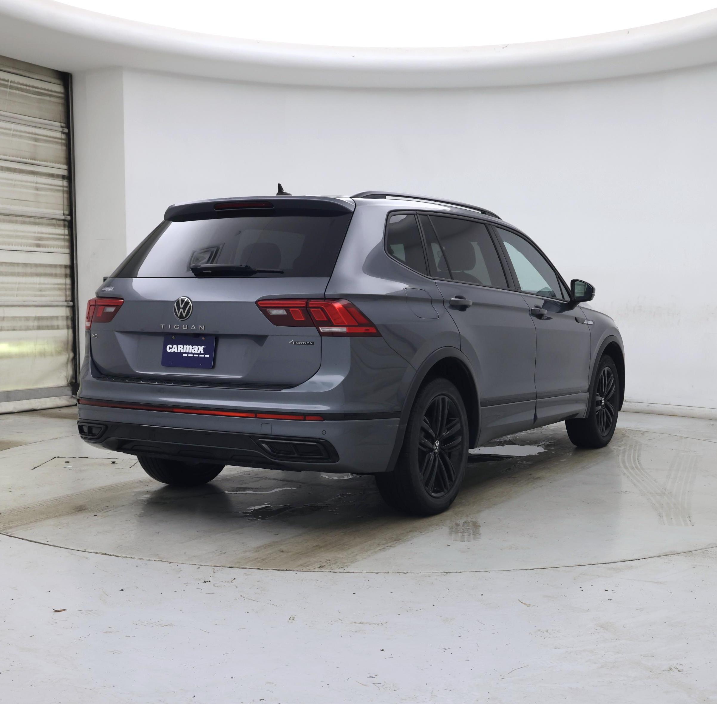 Thumbnail: 2022 Volkswagen Tiguan - 8