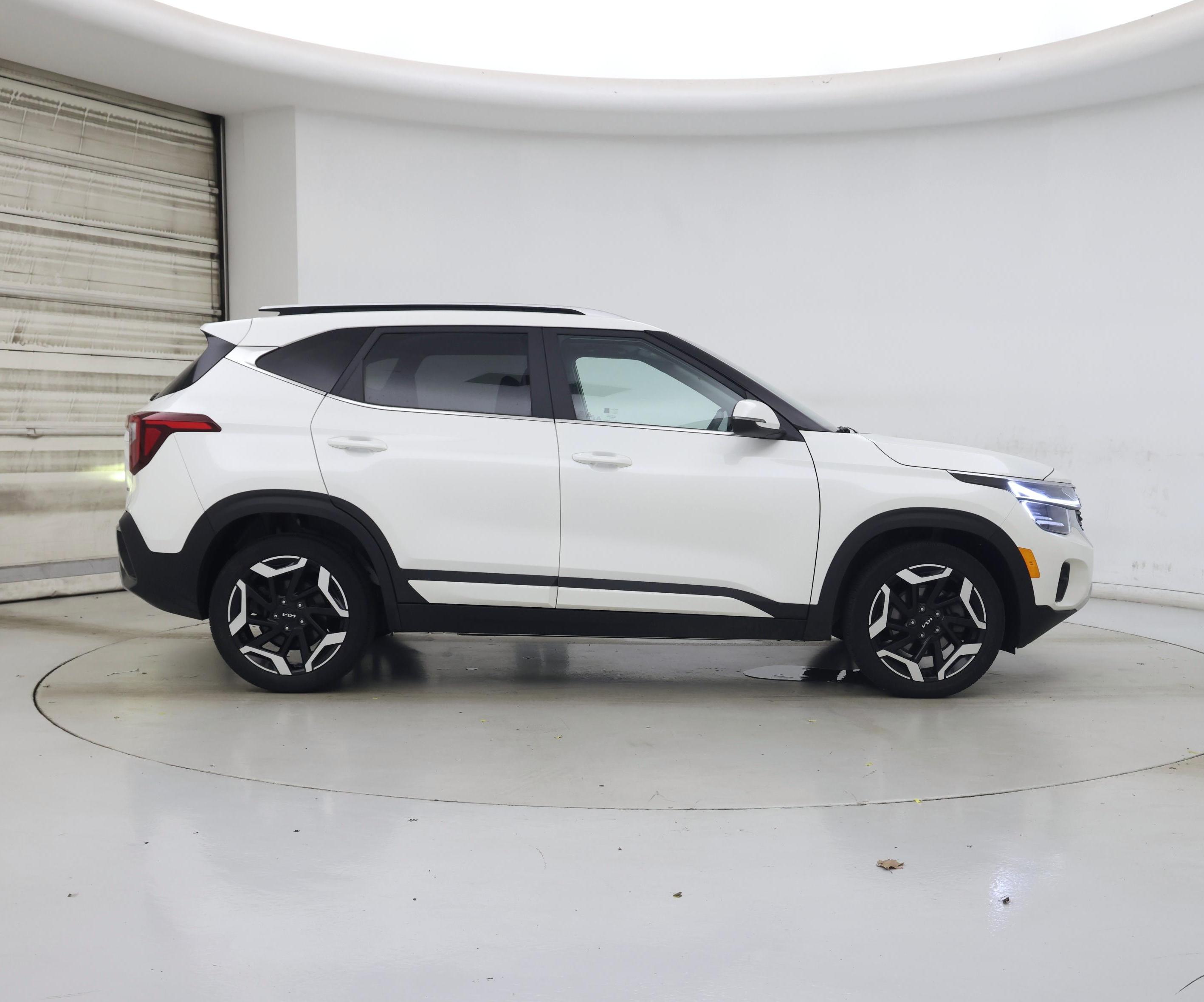 Thumbnail: 2024 Kia Seltos - 7