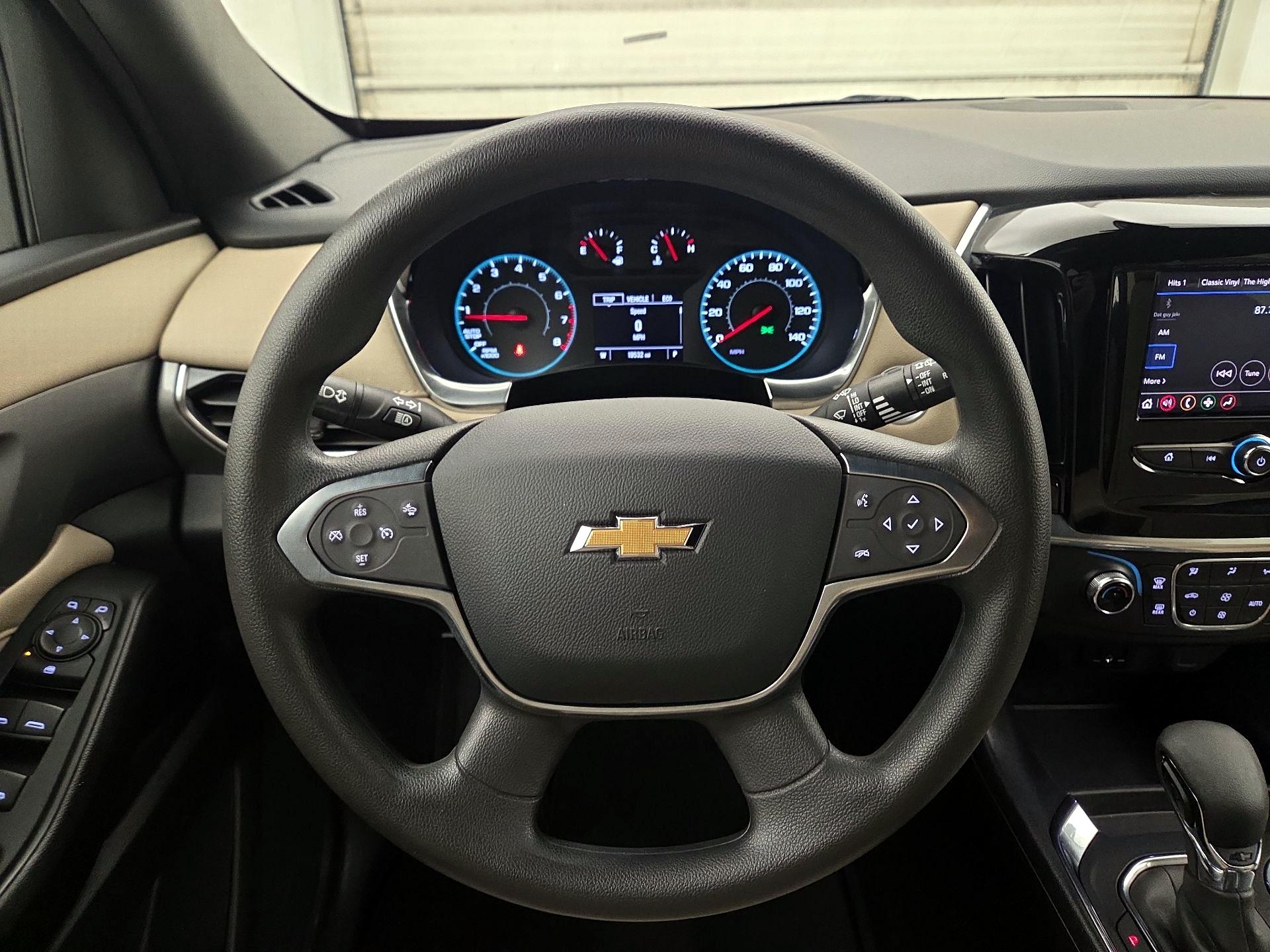 Thumbnail: 2023 Chevrolet Traverse - 10