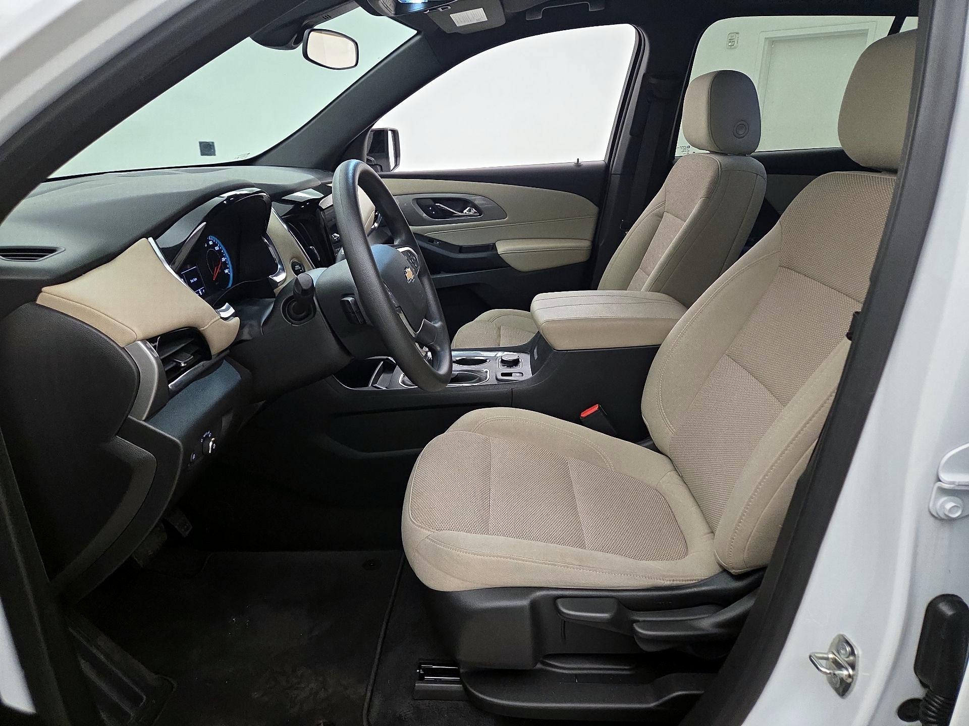 Thumbnail: 2023 Chevrolet Traverse - 11