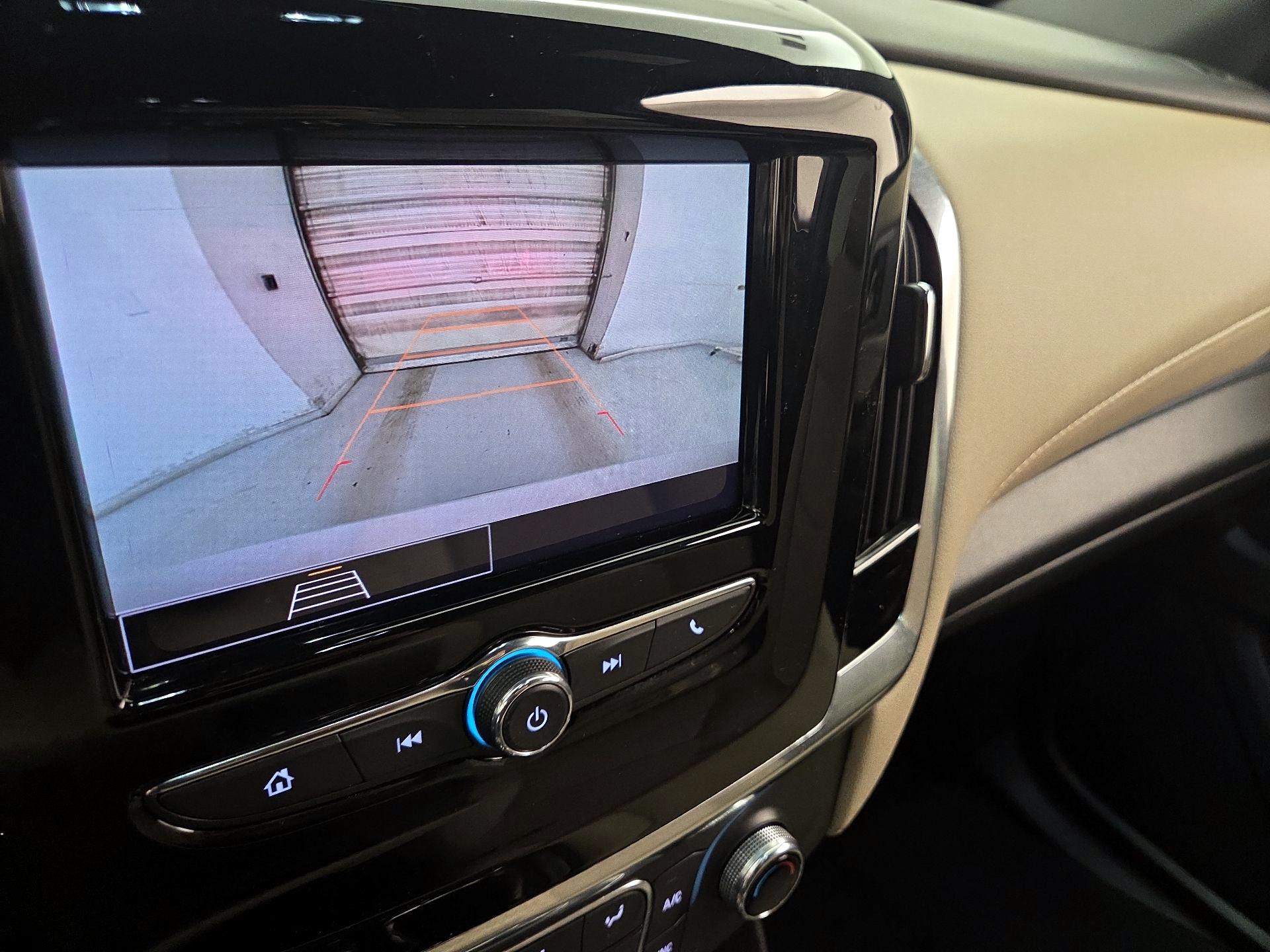 Thumbnail: 2023 Chevrolet Traverse - 14