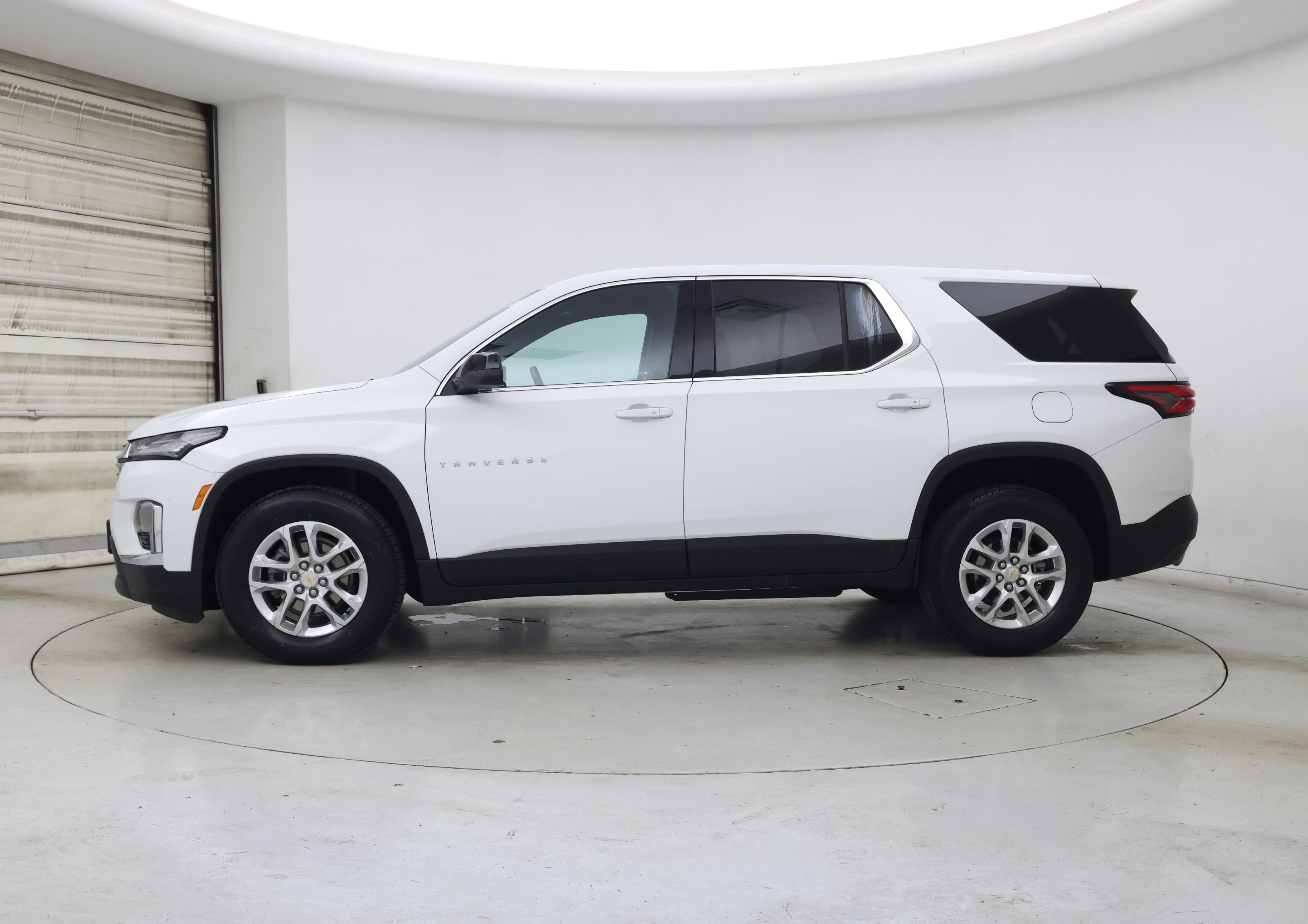 Thumbnail: 2023 Chevrolet Traverse - 3