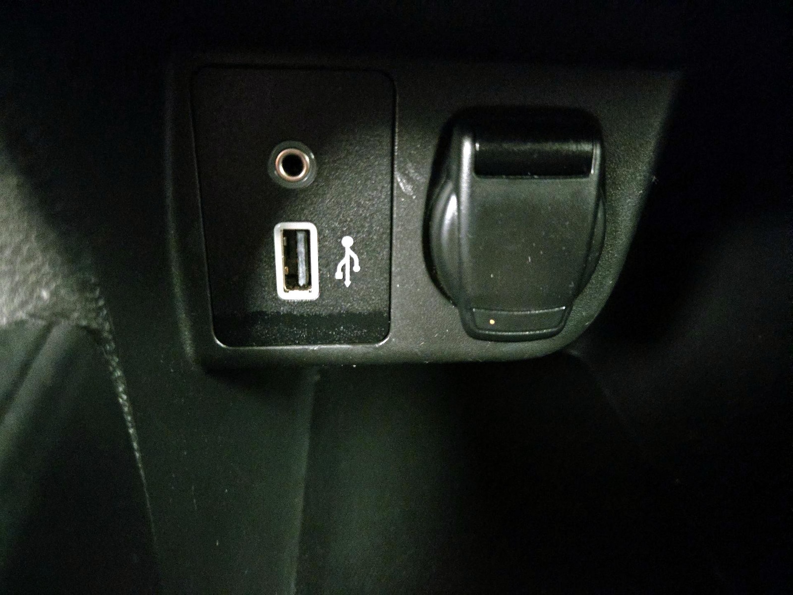 2020 Nissan Versa Sedan SV - Photo 19