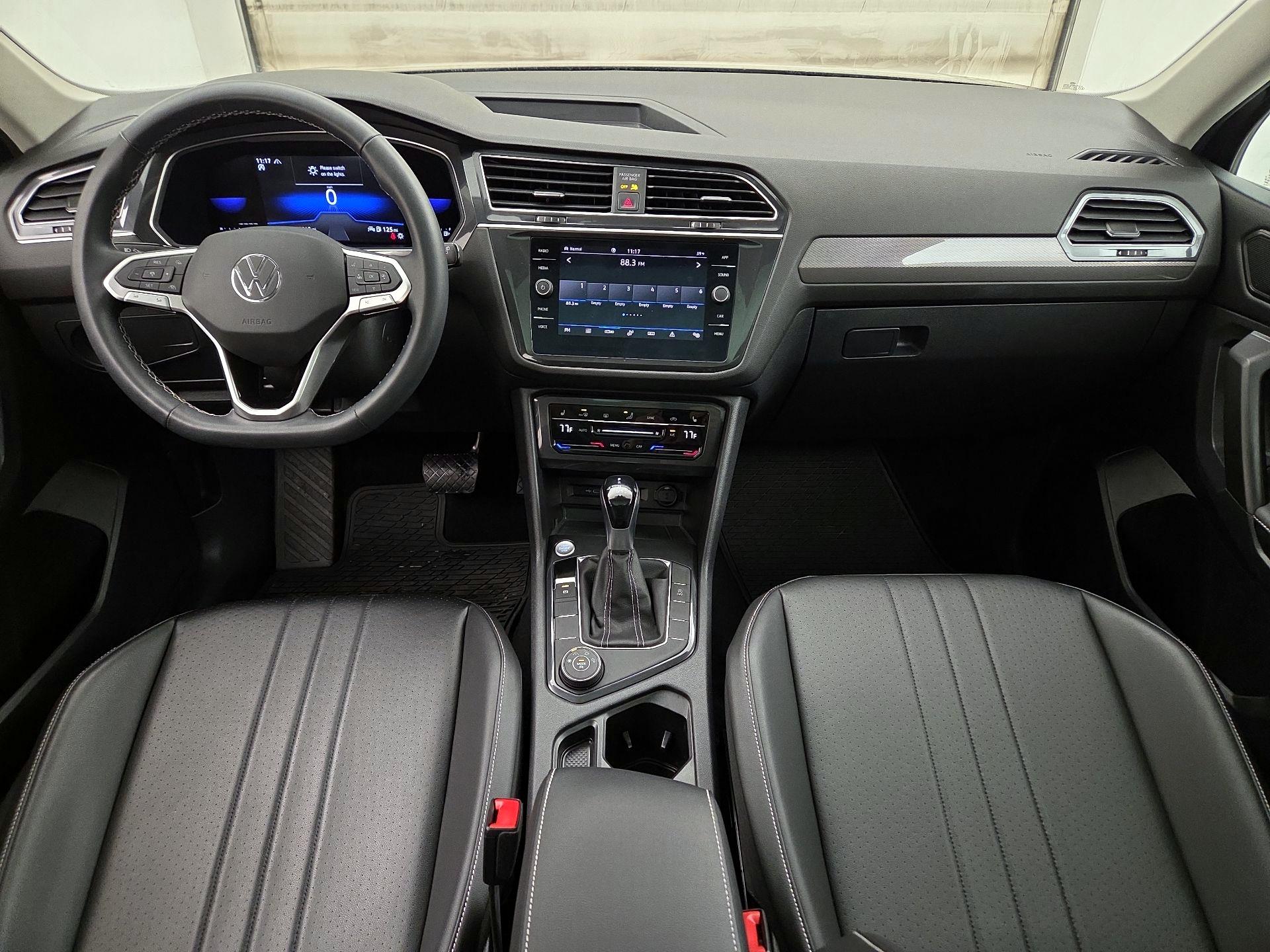 Thumbnail: 2022 Volkswagen Tiguan - 9