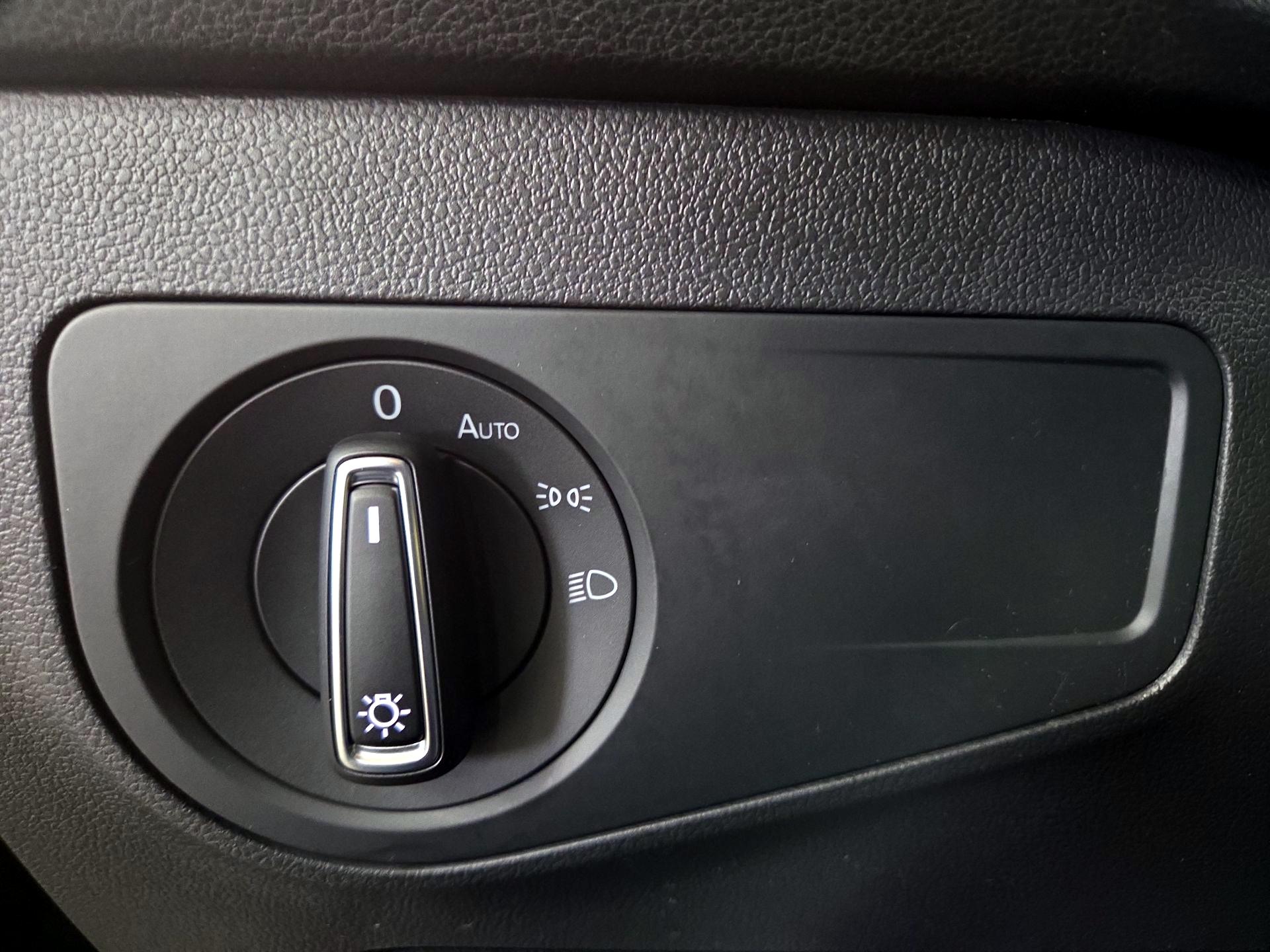 Thumbnail: 2022 Volkswagen Tiguan - 13