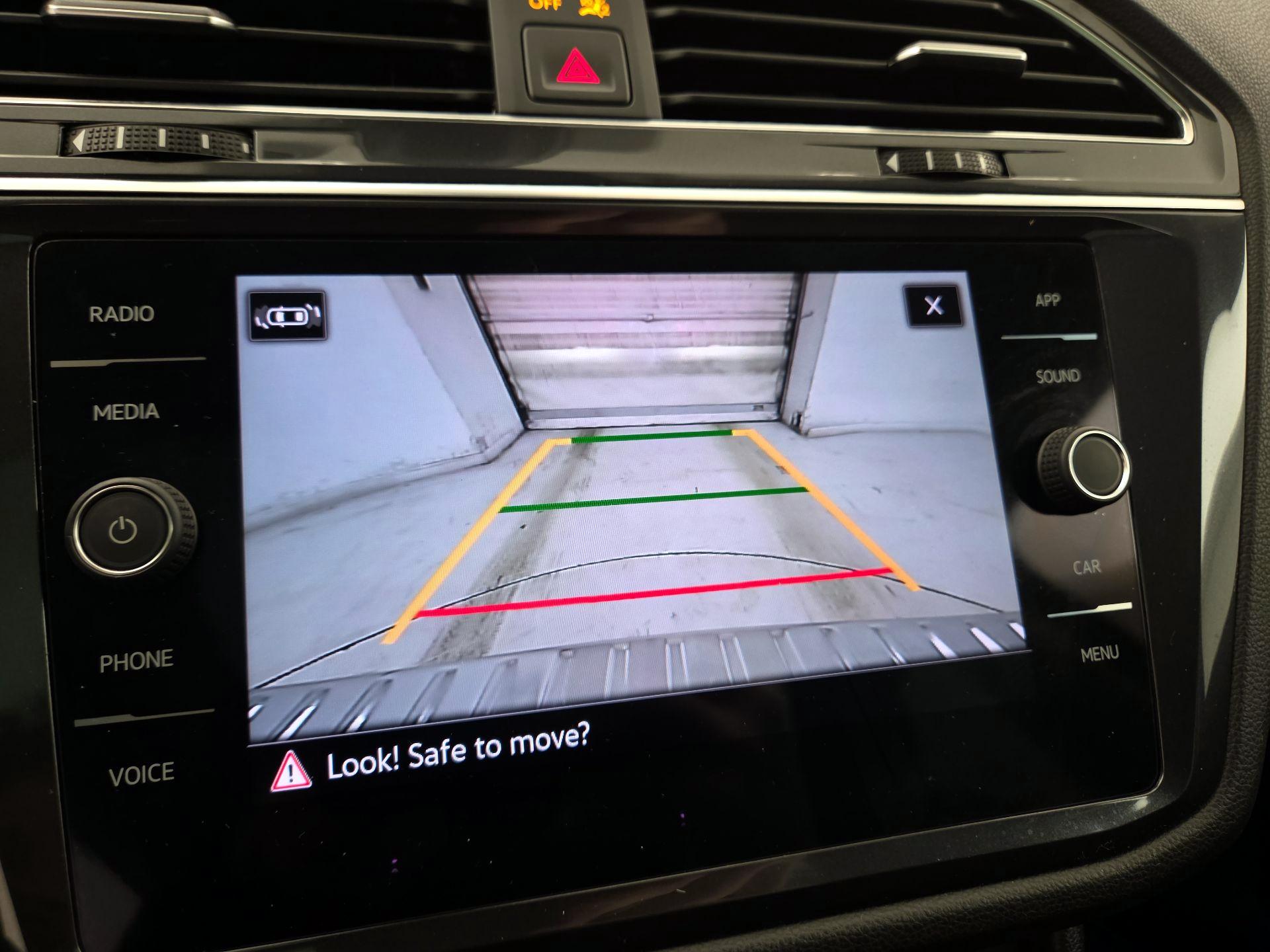 Thumbnail: 2022 Volkswagen Tiguan - 14