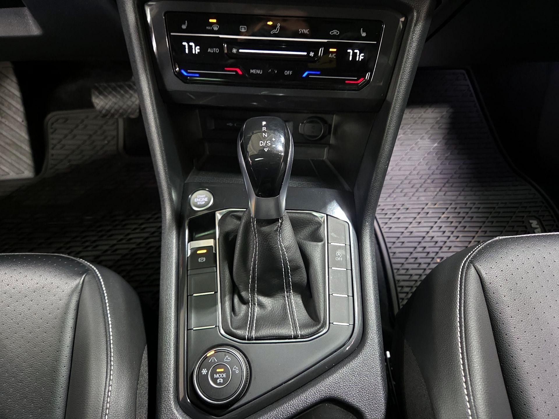 Thumbnail: 2022 Volkswagen Tiguan - 17