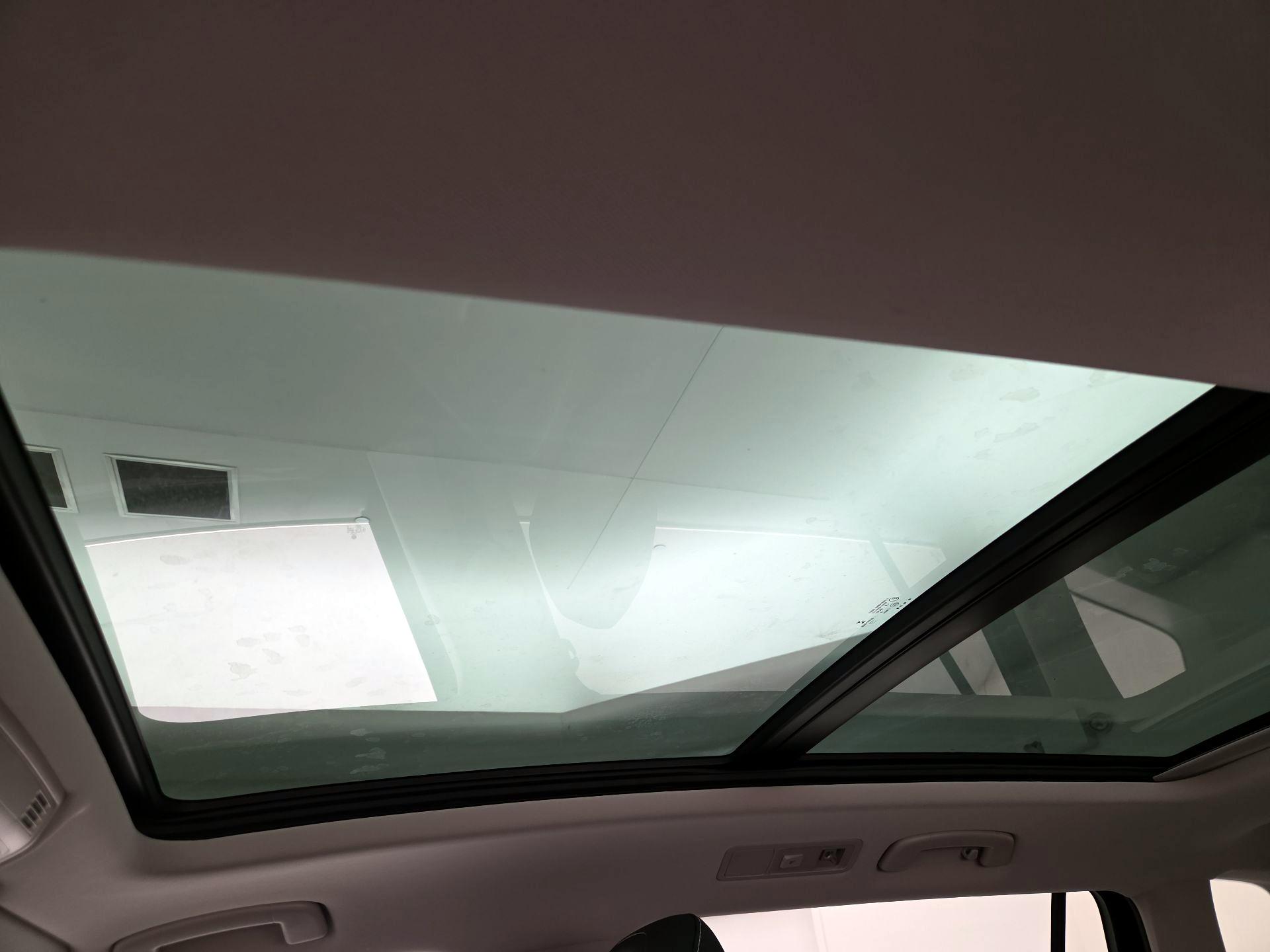 Thumbnail: 2022 Volkswagen Tiguan - 19