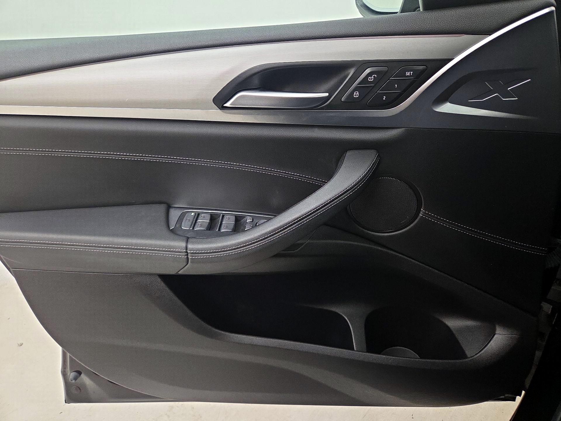 Thumbnail: 2022 BMW X4 - 12