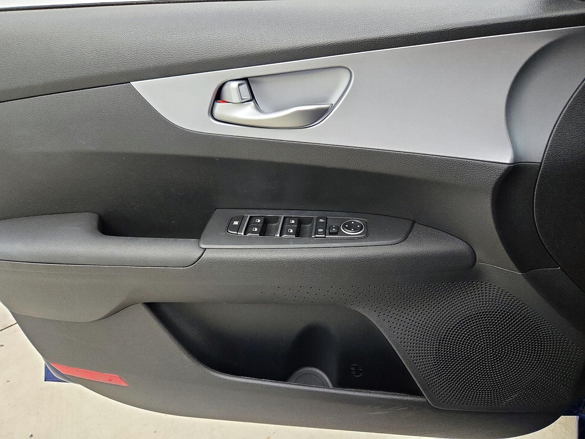 Thumbnail: 2023 Kia Forte - 12