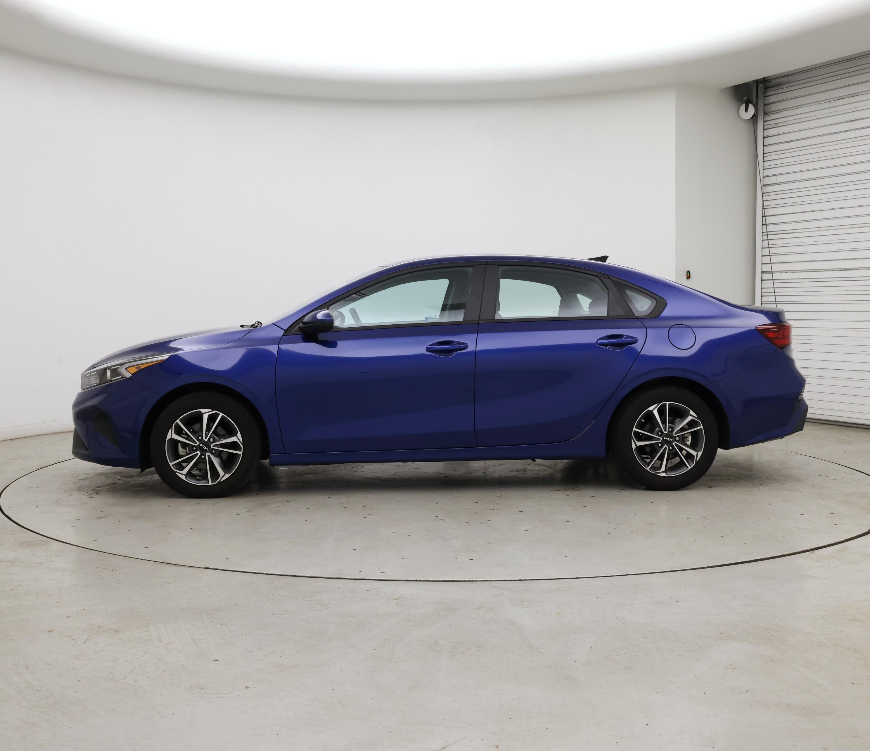 Thumbnail: 2023 Kia Forte - 3