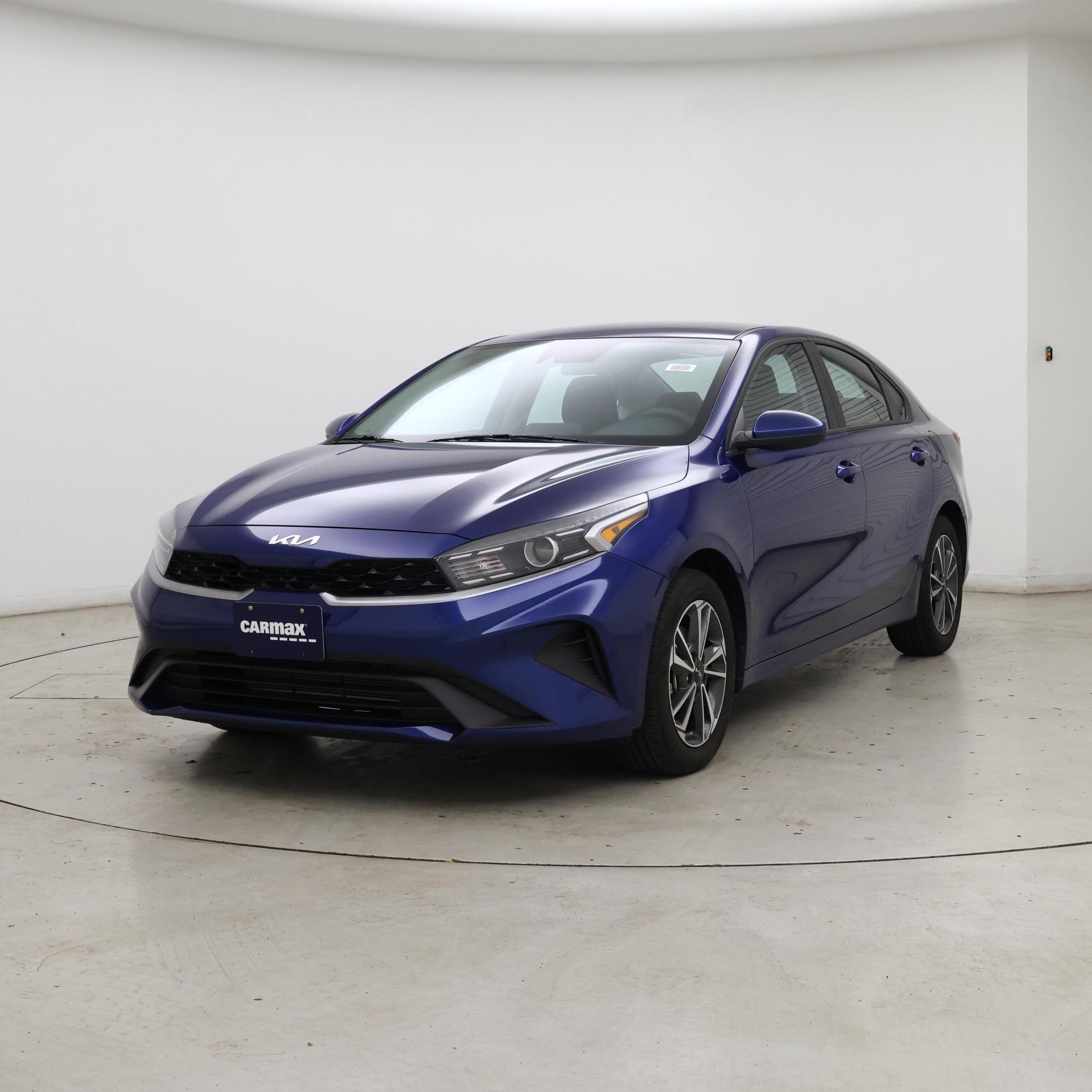 Thumbnail: 2023 Kia Forte - 4