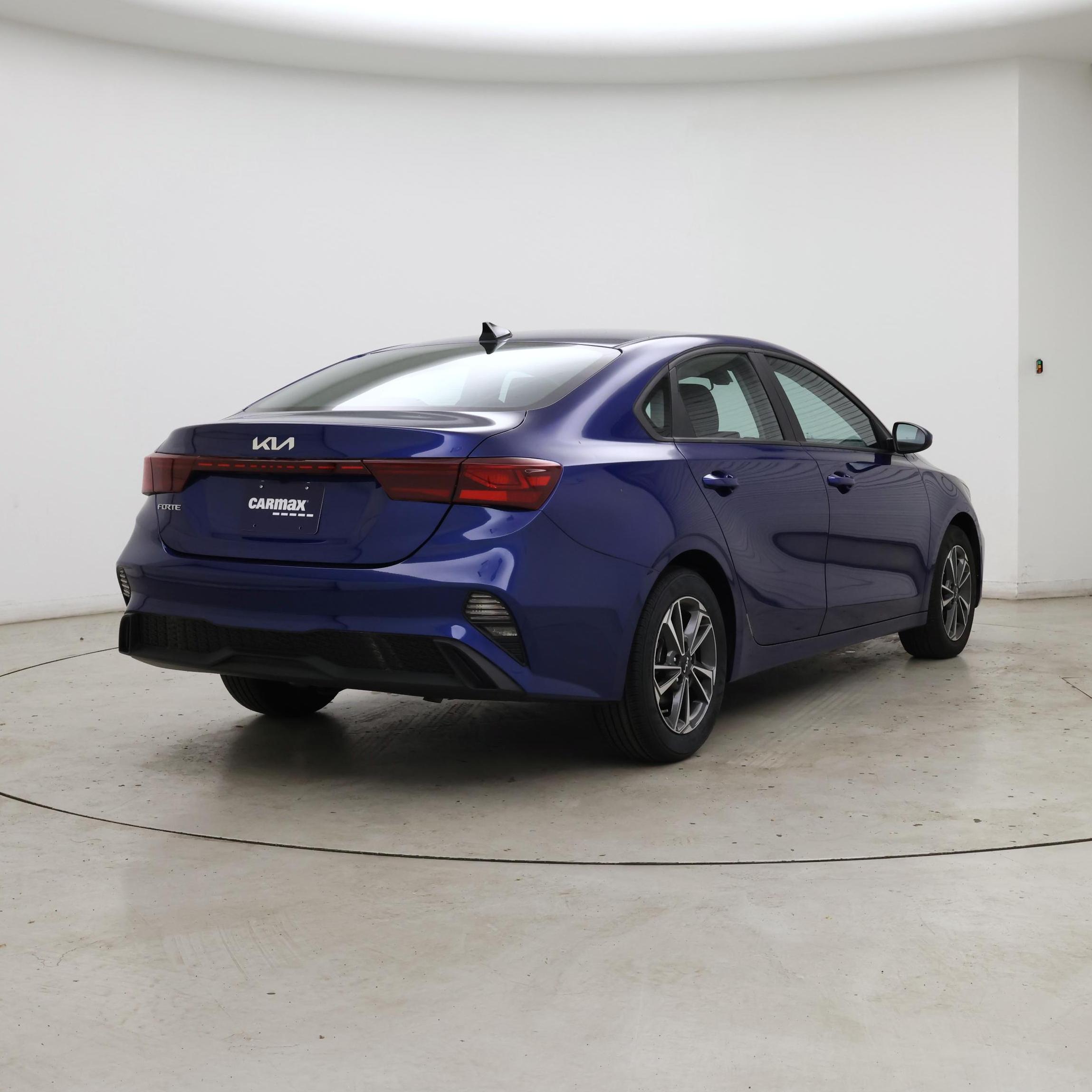 Thumbnail: 2023 Kia Forte - 8