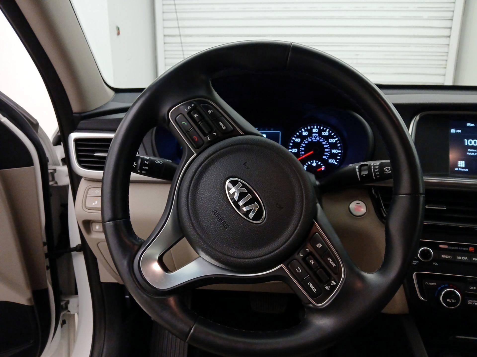 Thumbnail: 2017 Kia Optima - 10