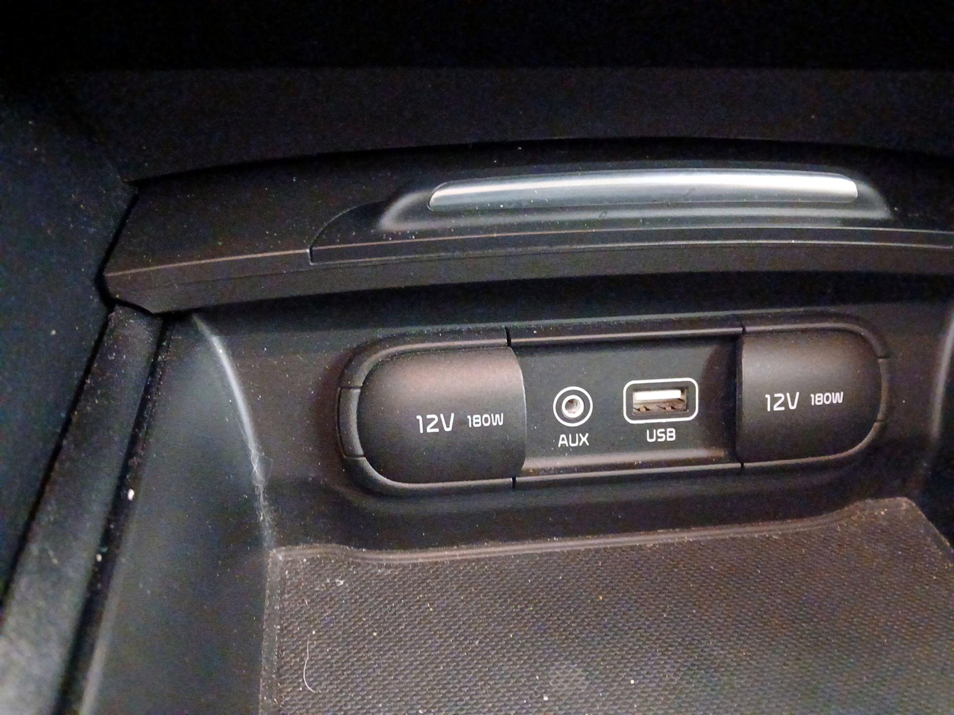 Thumbnail: 2017 Kia Optima - 18