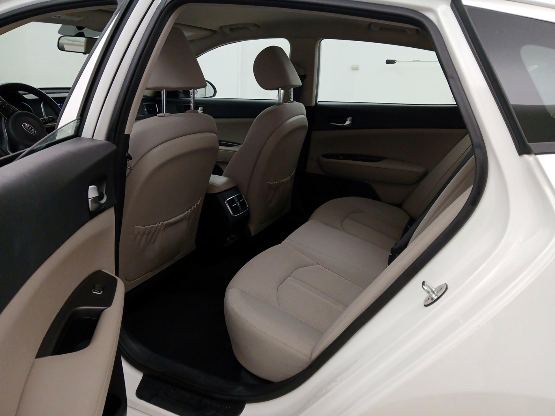 Thumbnail: 2017 Kia Optima - 19