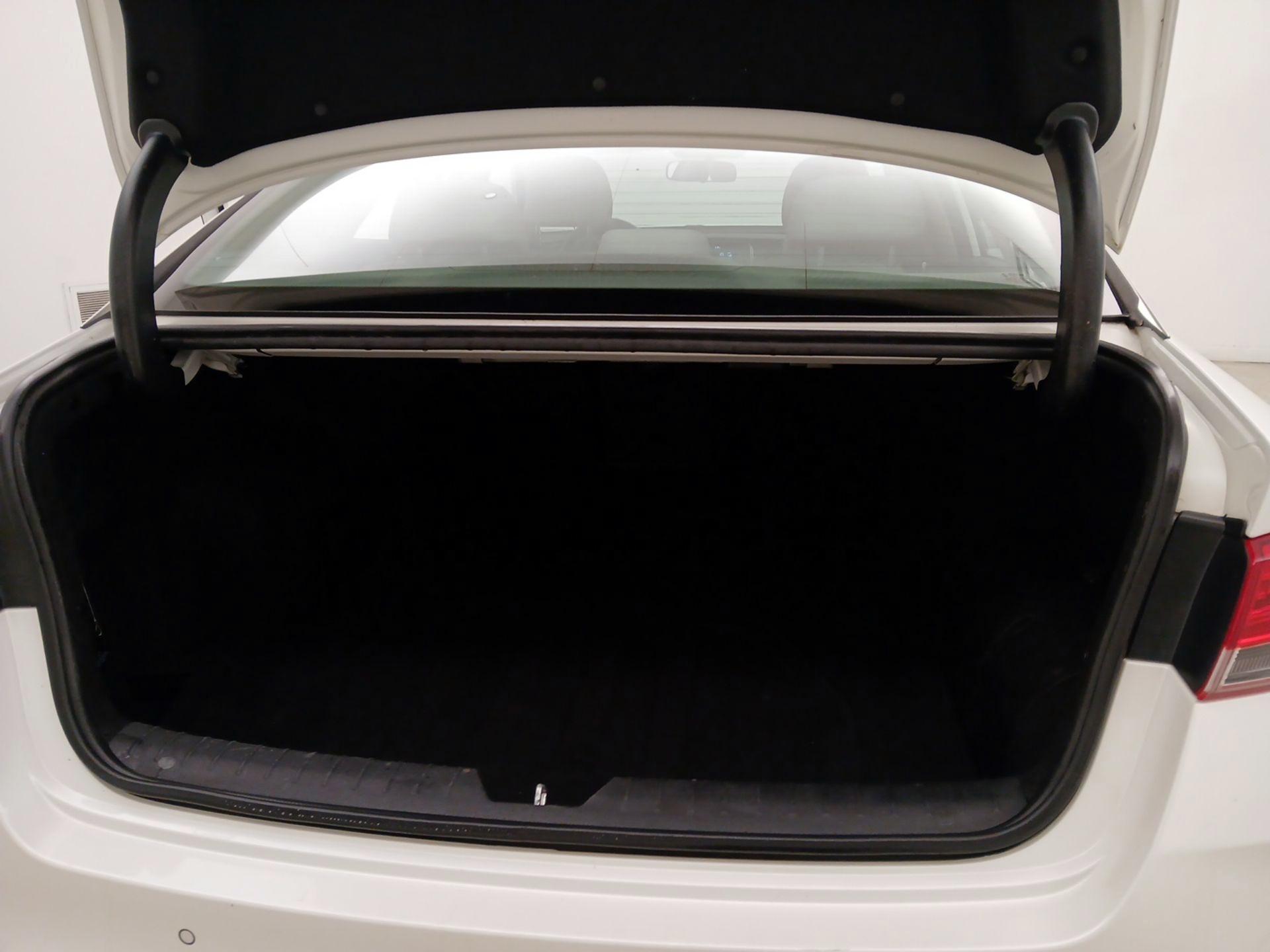 Thumbnail: 2017 Kia Optima - 20