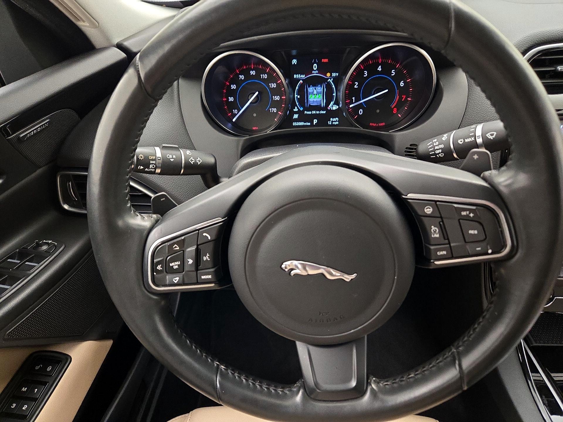 Thumbnail: 2018 Jaguar XE - 10