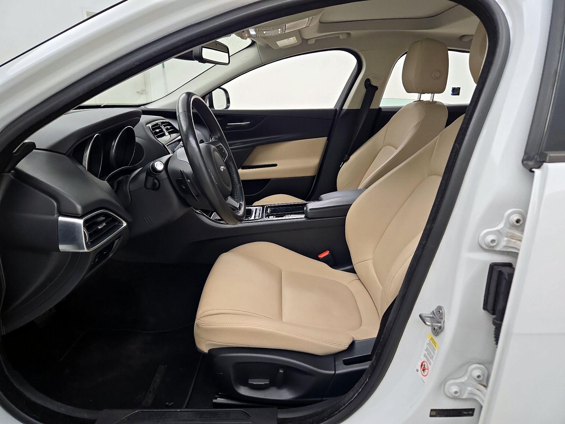 Thumbnail: 2018 Jaguar XE - 11