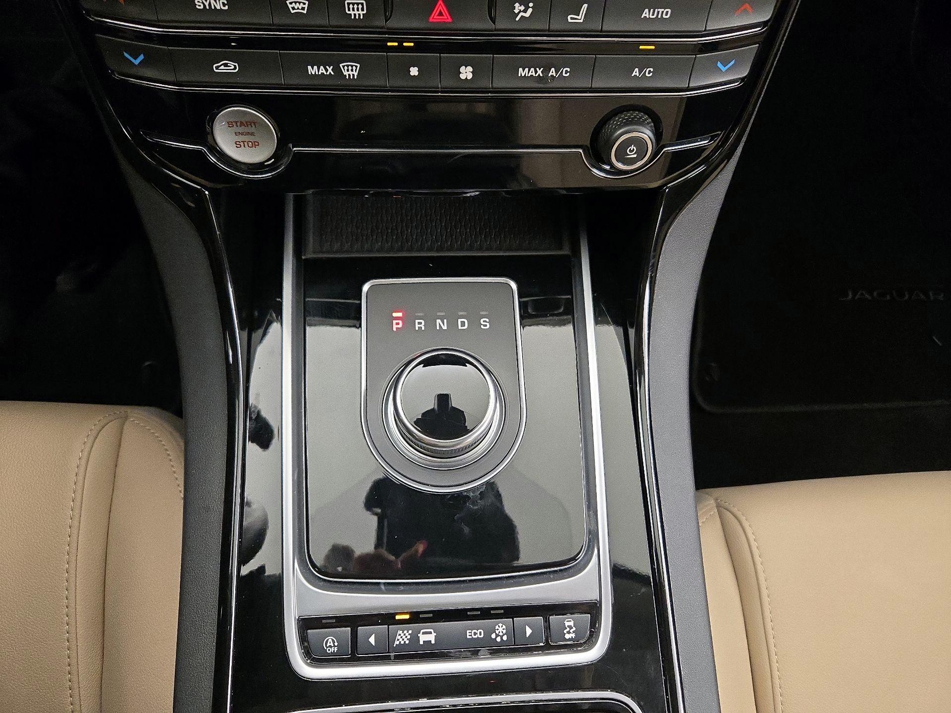 Thumbnail: 2018 Jaguar XE - 17