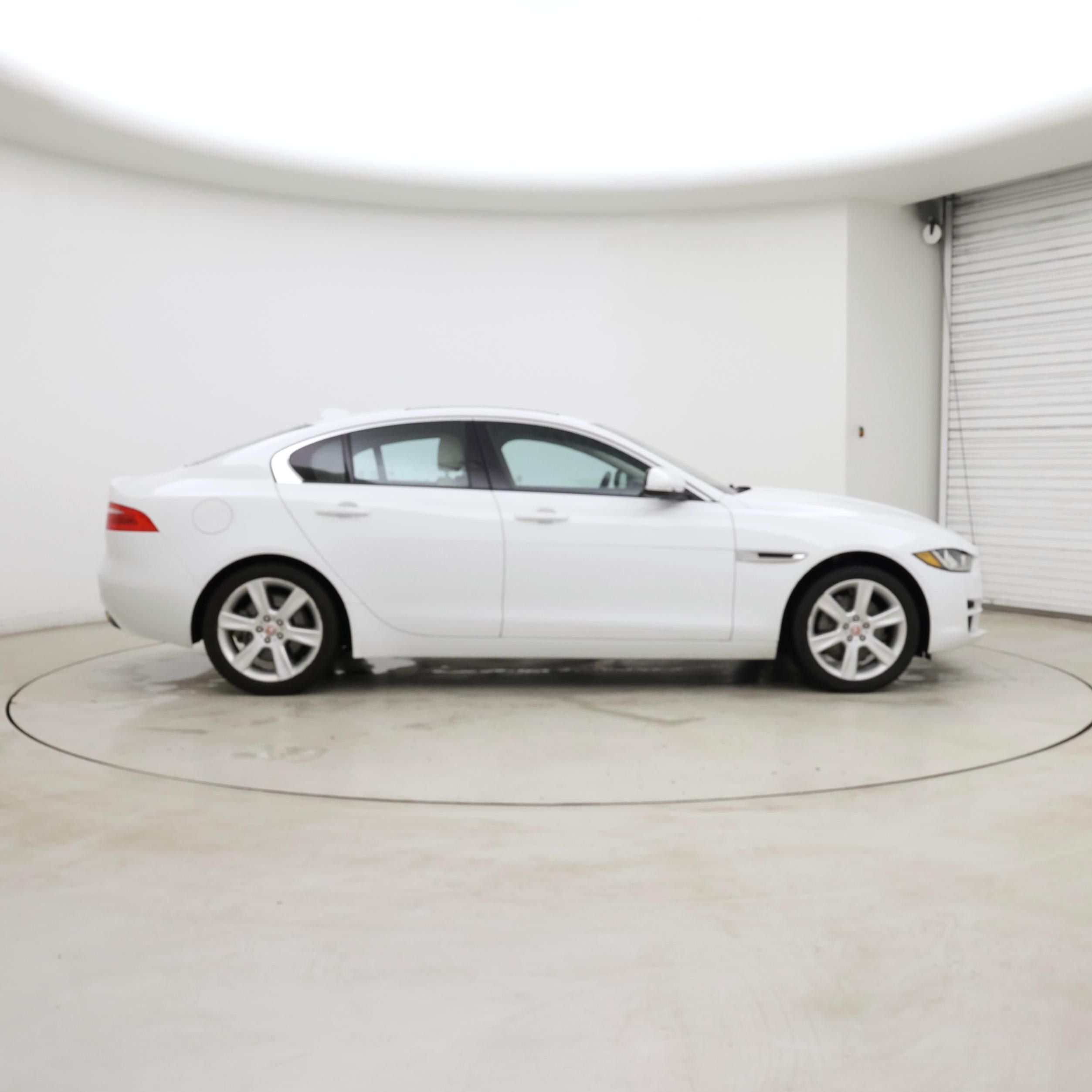 Thumbnail: 2018 Jaguar XE - 7