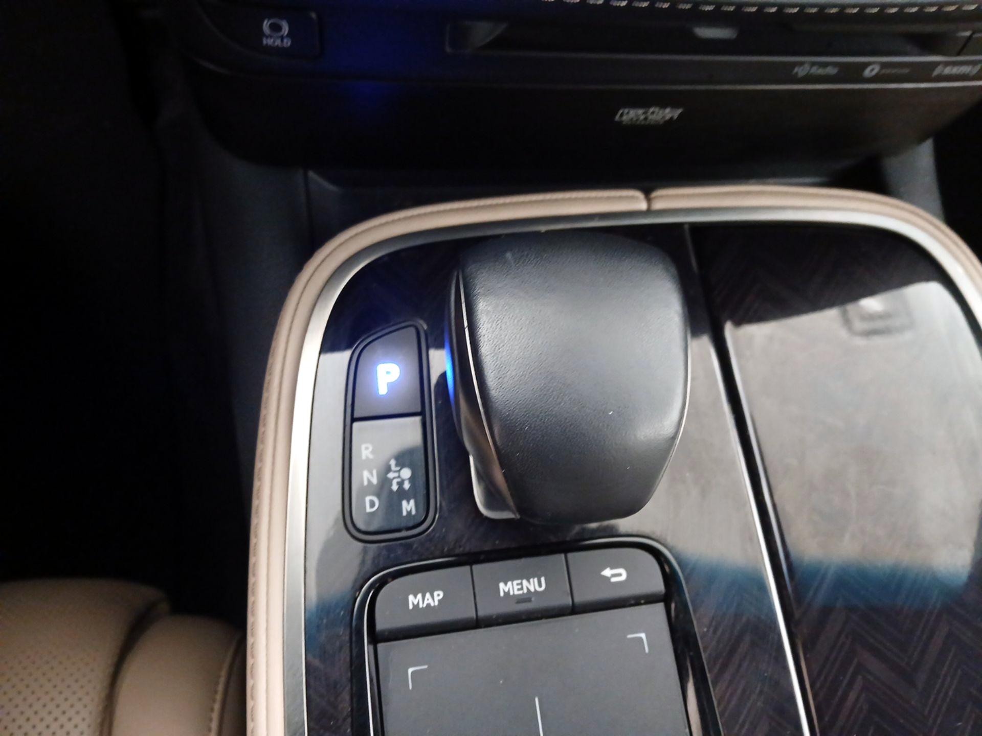 Thumbnail: 2022 Lexus LS - 18