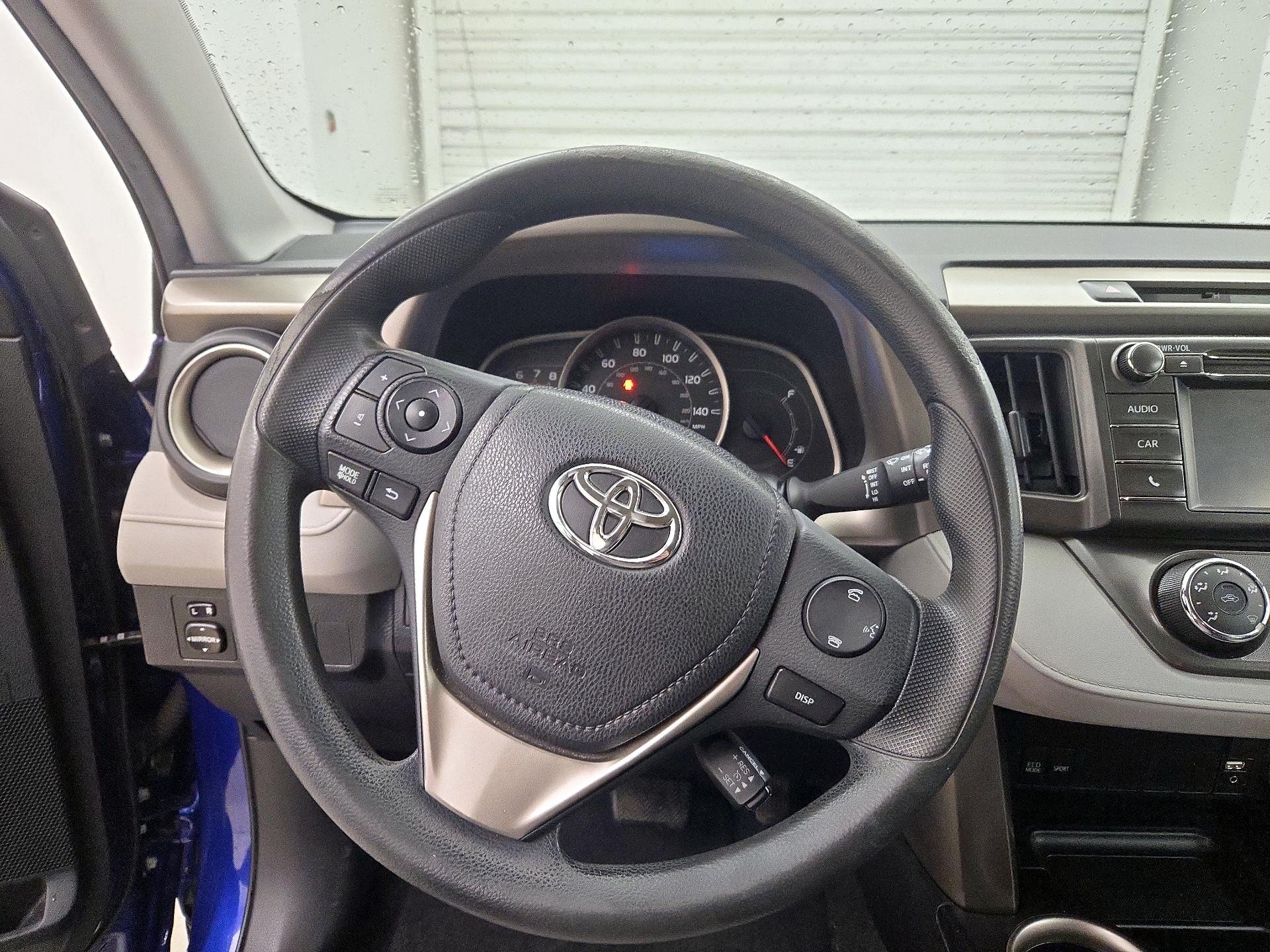 Thumbnail: 2015 Toyota RAV4 - 10