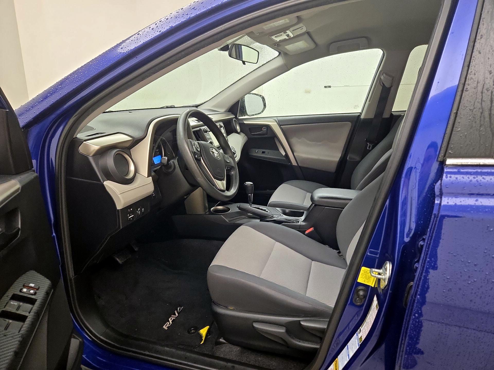 Thumbnail: 2015 Toyota RAV4 - 11