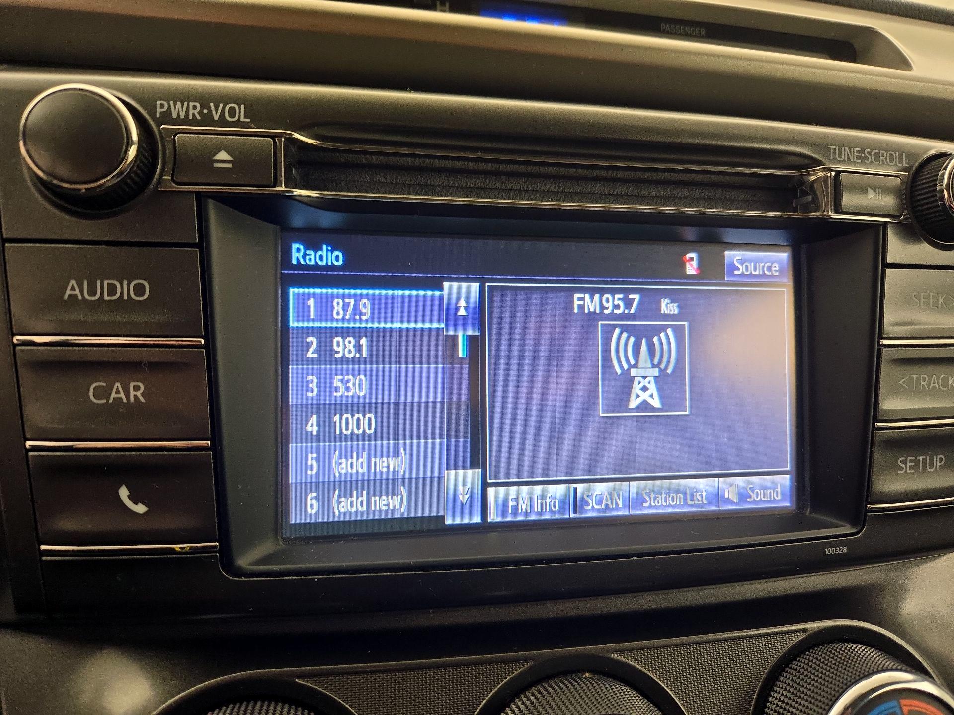 Thumbnail: 2015 Toyota RAV4 - 15