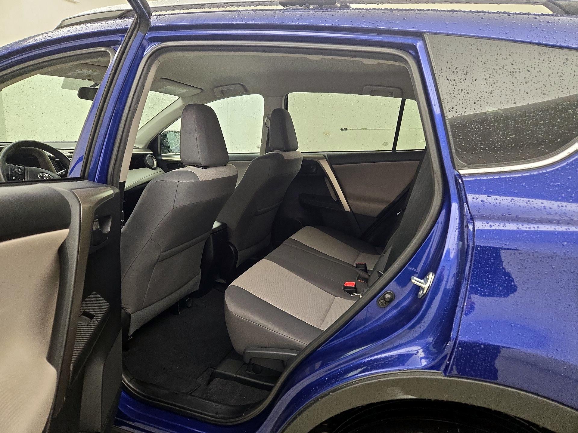 Thumbnail: 2015 Toyota RAV4 - 19