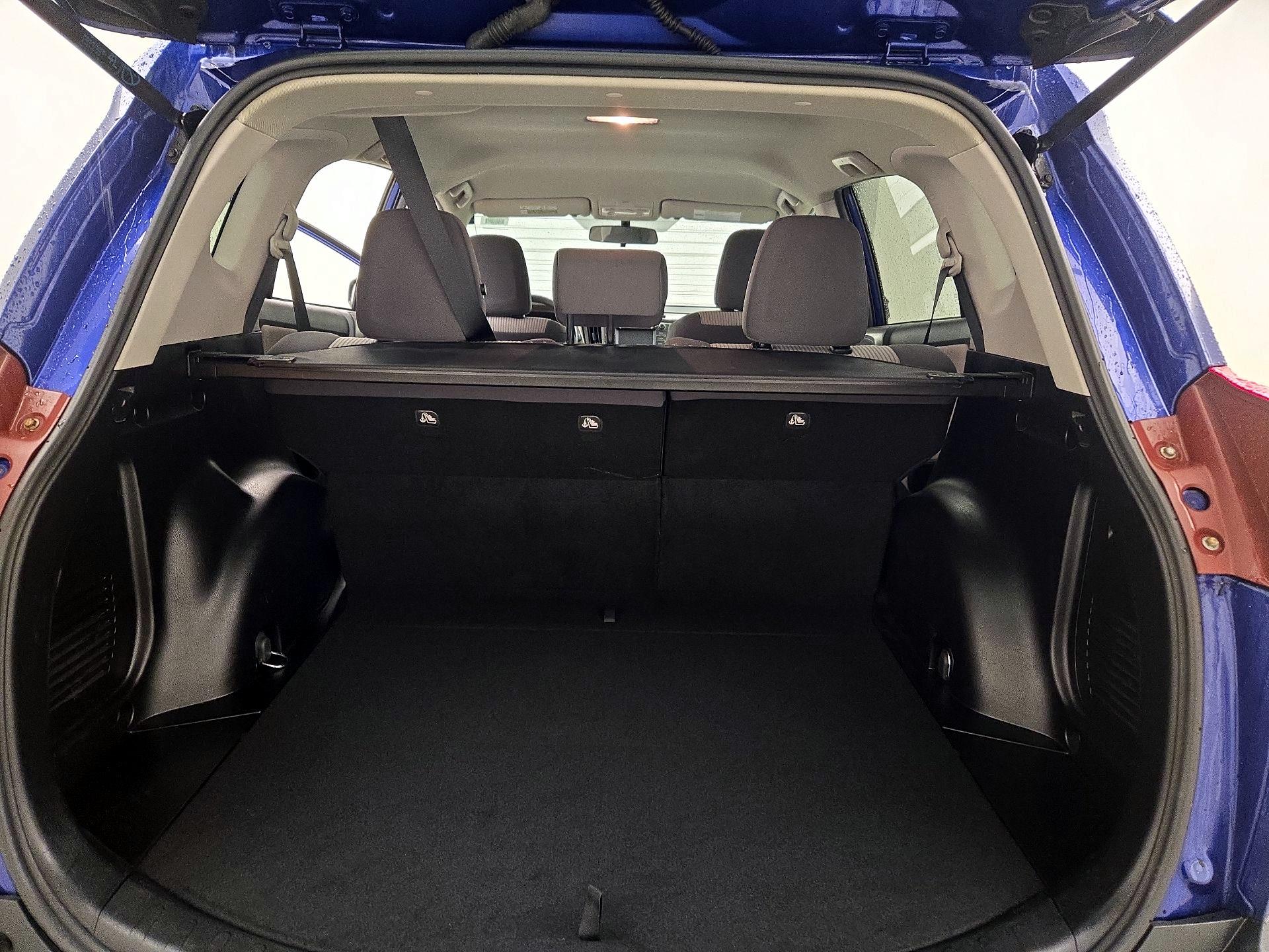 Thumbnail: 2015 Toyota RAV4 - 20