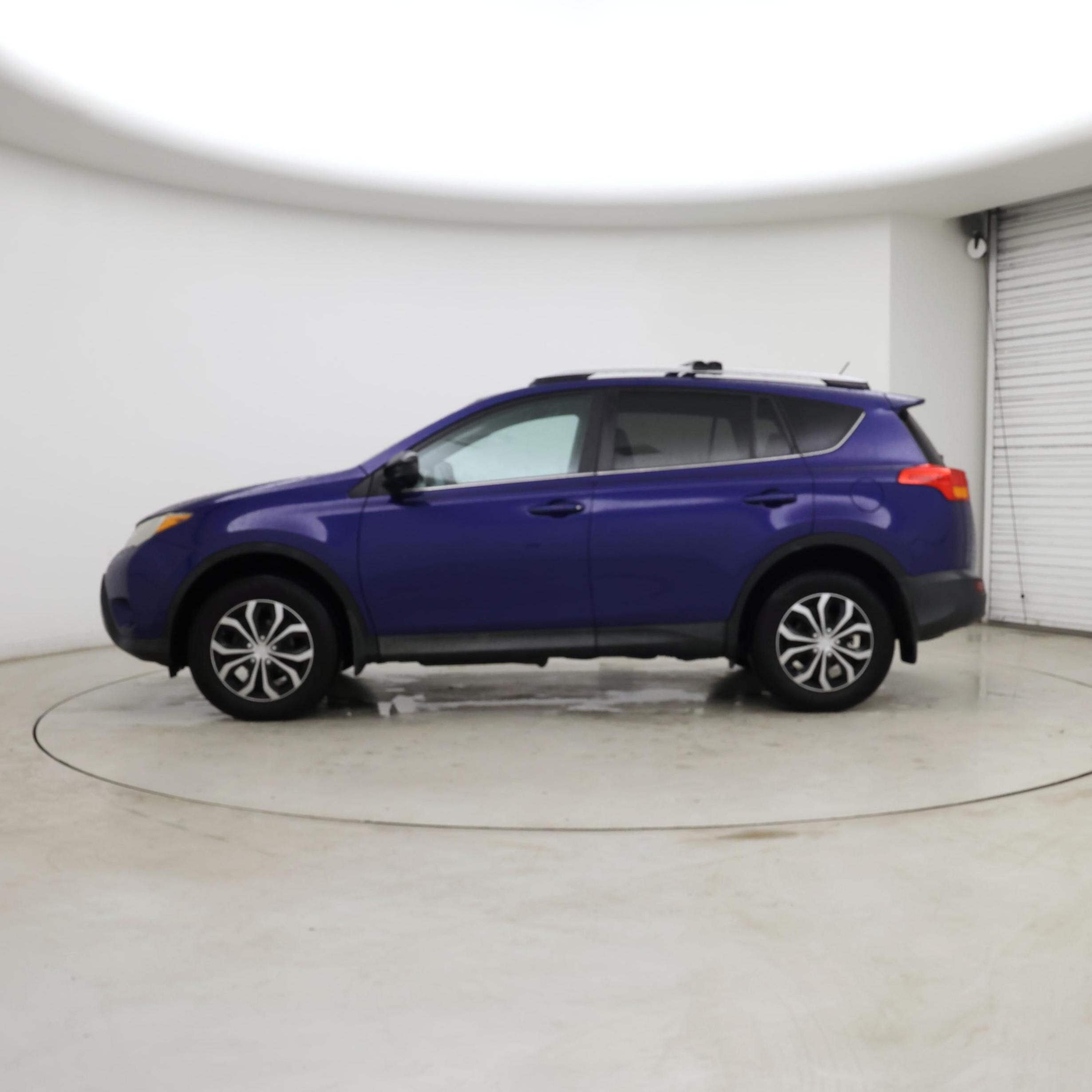 Thumbnail: 2015 Toyota RAV4 - 3