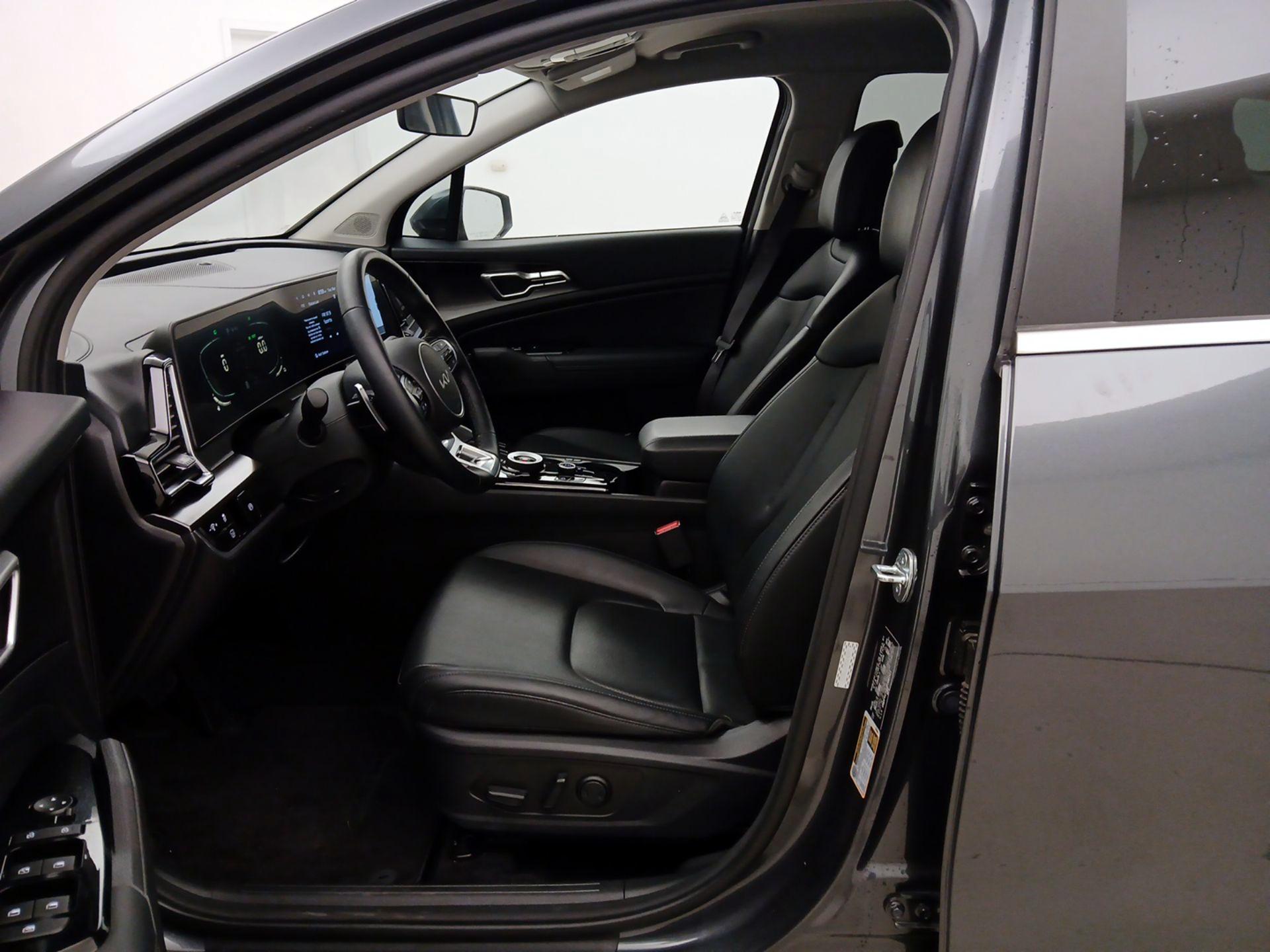 Thumbnail: 2023 Kia Sportage - 11