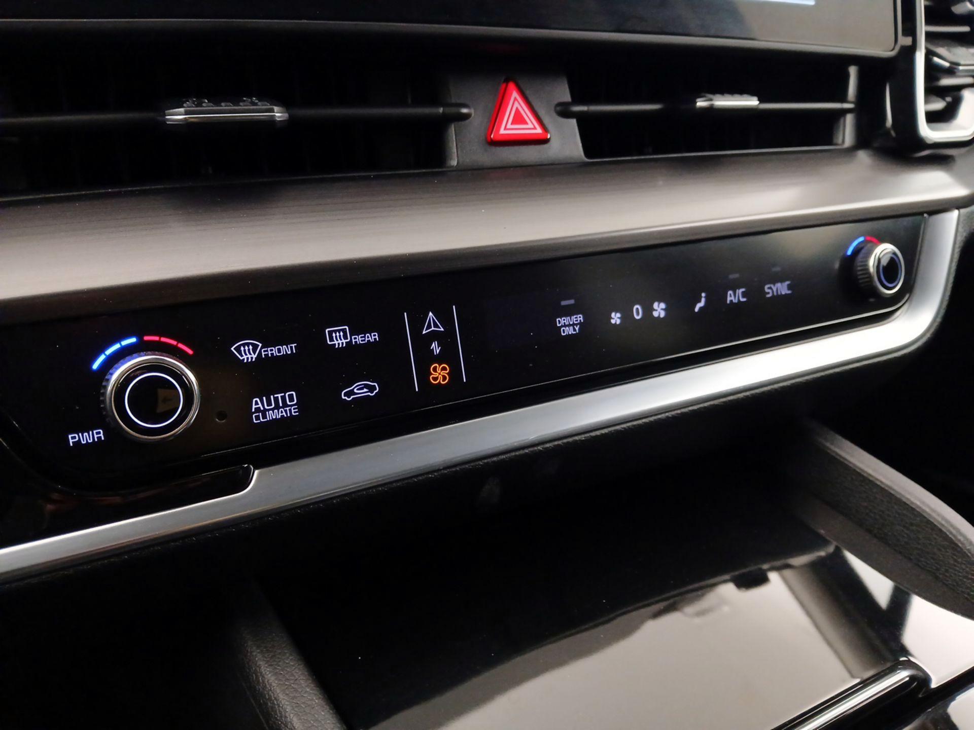 Thumbnail: 2023 Kia Sportage - 17